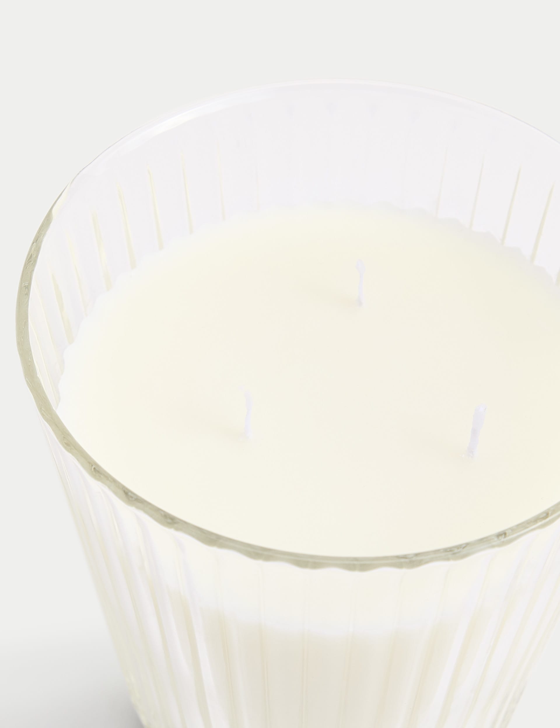 Blue Blossom 3 Wick Floral Scented Candle - British product