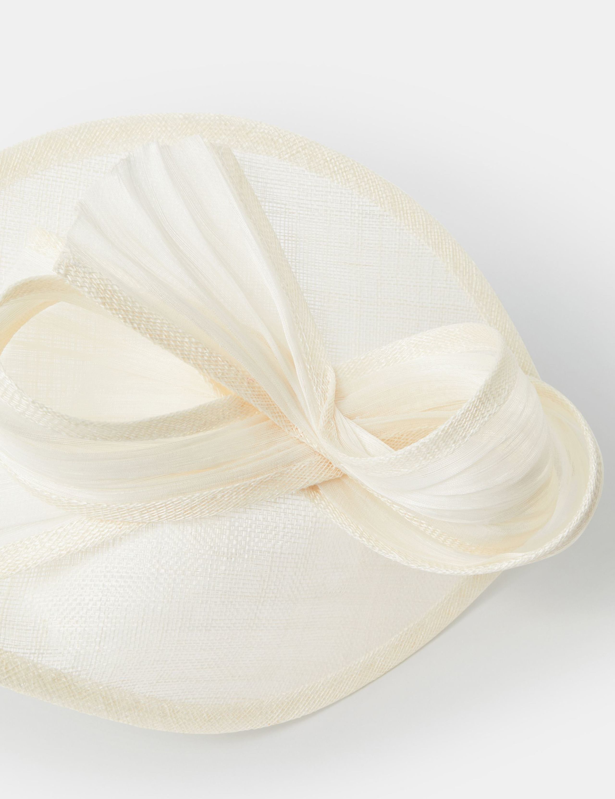 Accessorize bow fascinator with textured teardrop base (British brand)