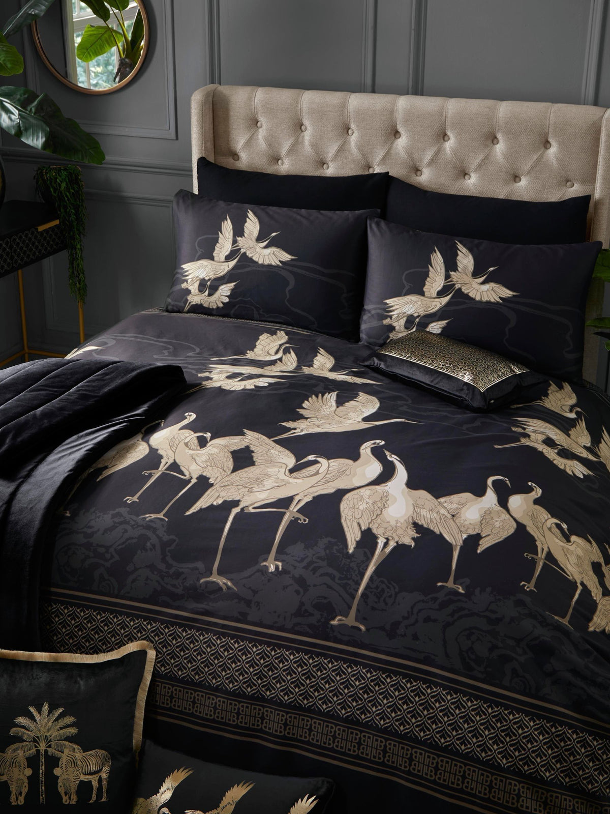 Laurence Llewelyn-Bowen Black Kireina duvet cover set, UK version