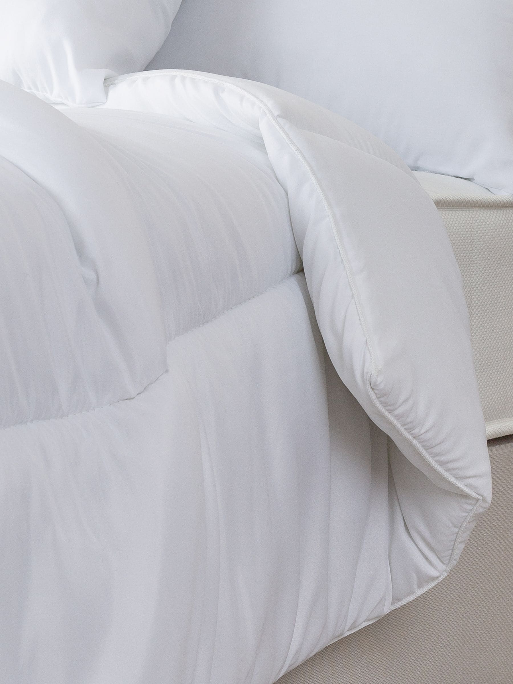 Slumberdown Climate Control Summer Duvet (British brand)