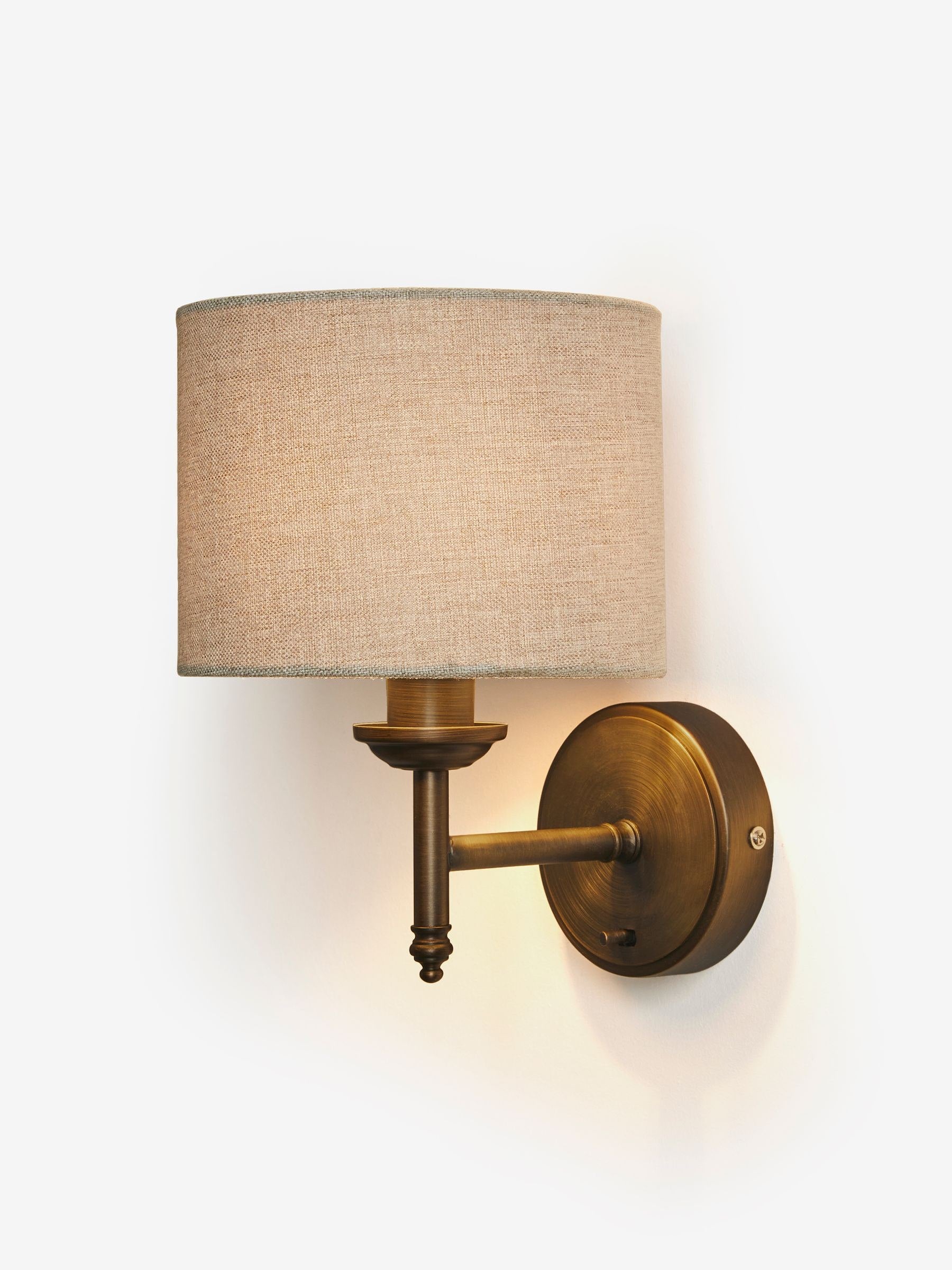 Bronze Upton 1 light wall light - British product
