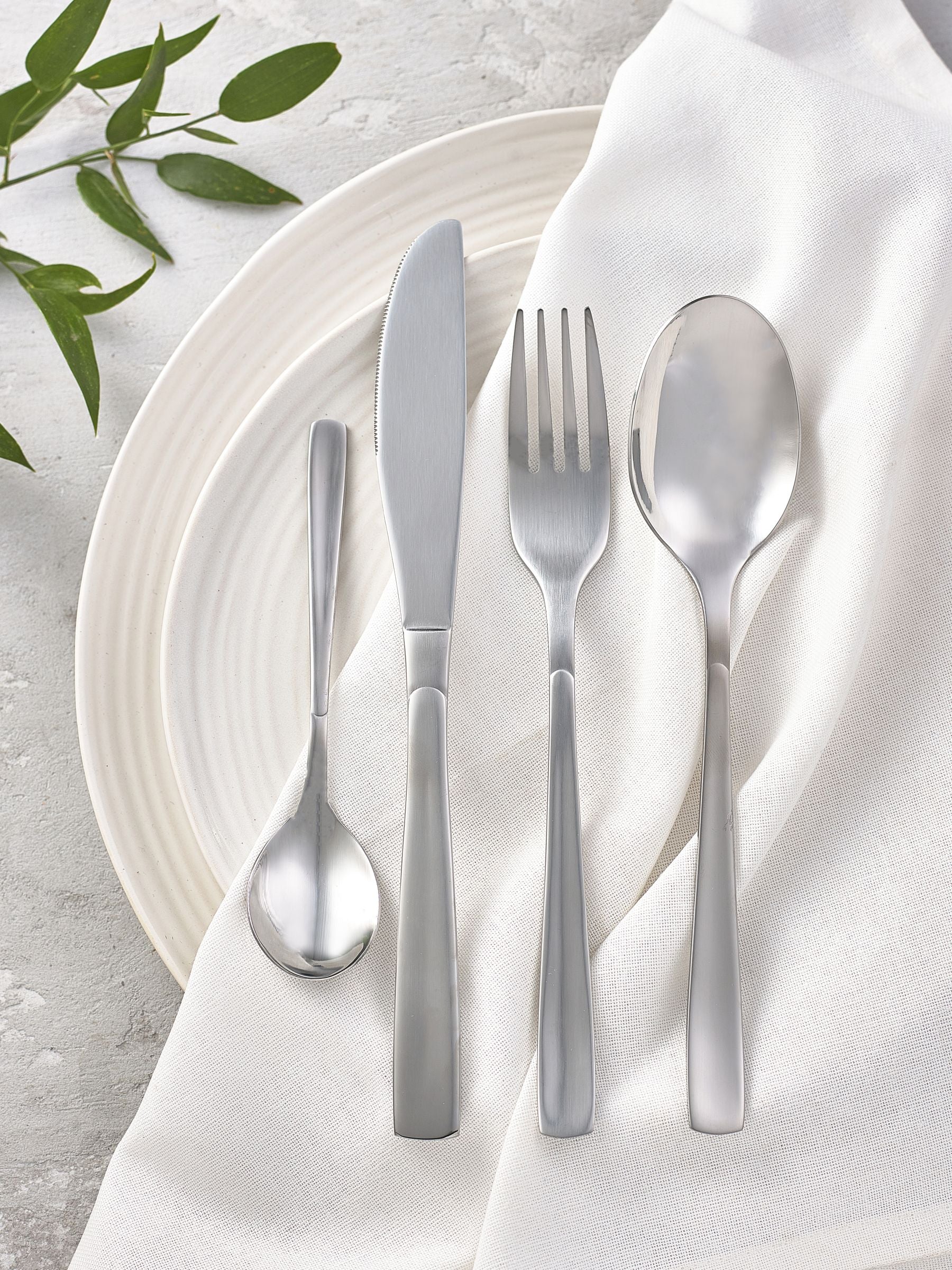 24-Piece Stainless Steel Chrome Finish Cutlery Set