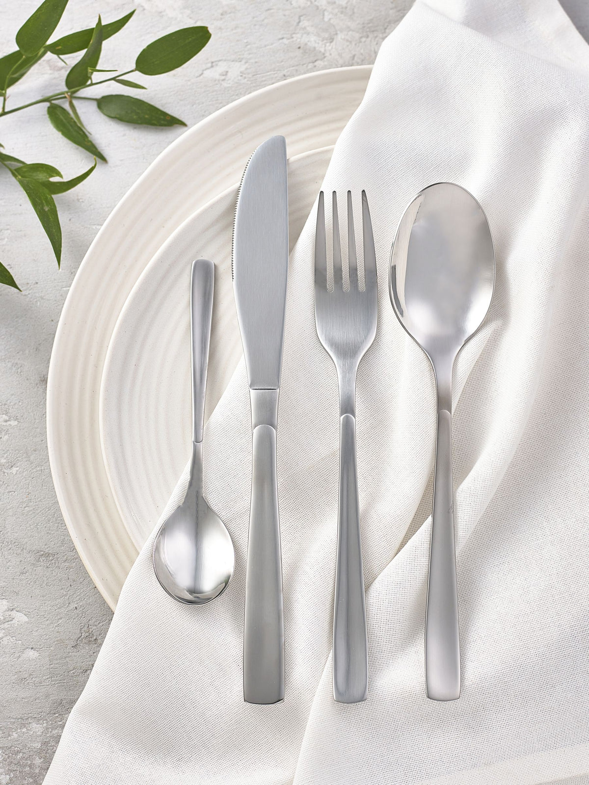 24-Piece Stainless Steel Chrome Finish Cutlery Set