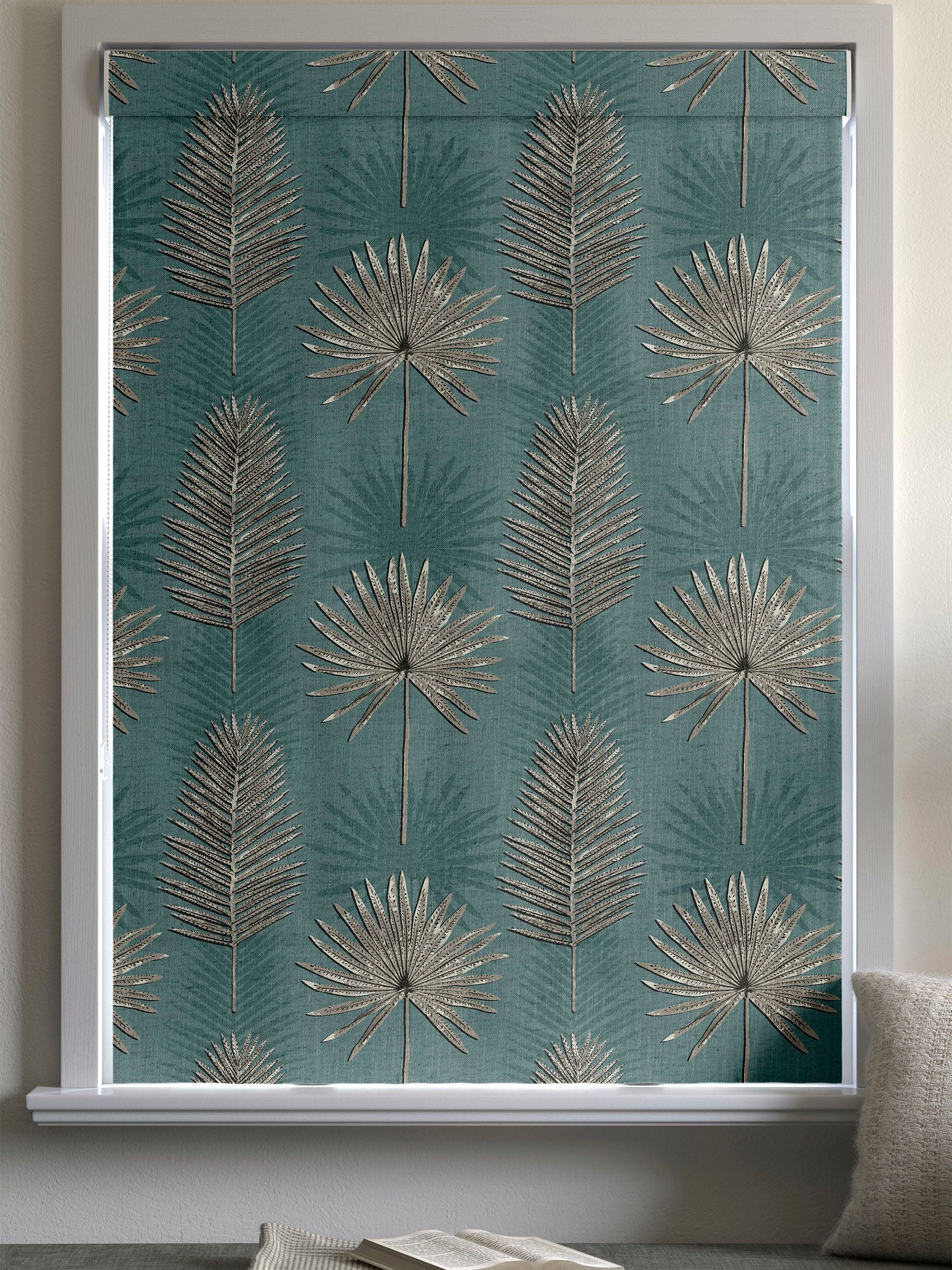 Sellus forest green roman blind (British brand)