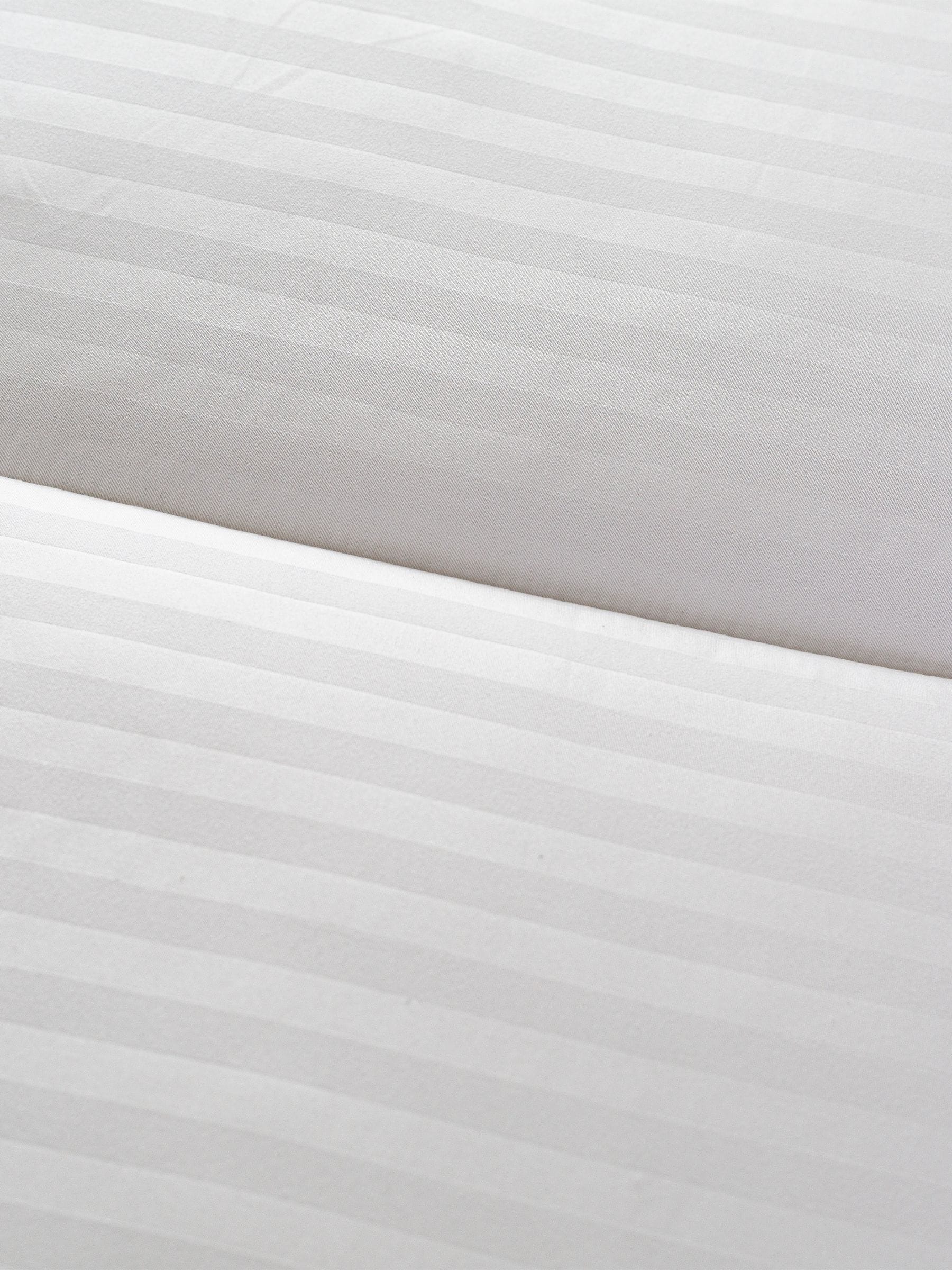 Snuggledown Luxurious Hotel 13.5 Tog Duvet (British brand)
