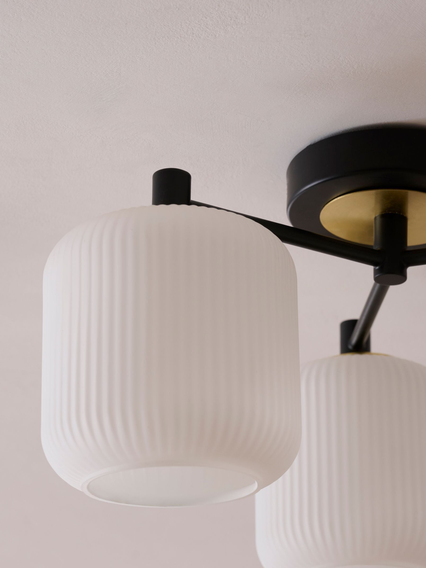 Ryker ceiling light white/black finish 42cm diameter, imported from the UK