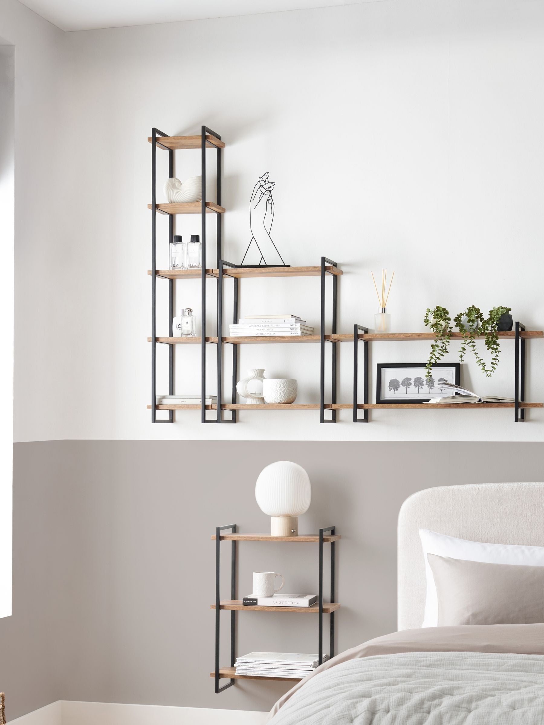 رف حائط Bronx معدن داكن بتأثير الخشب (علامة تجارية بريطانية)