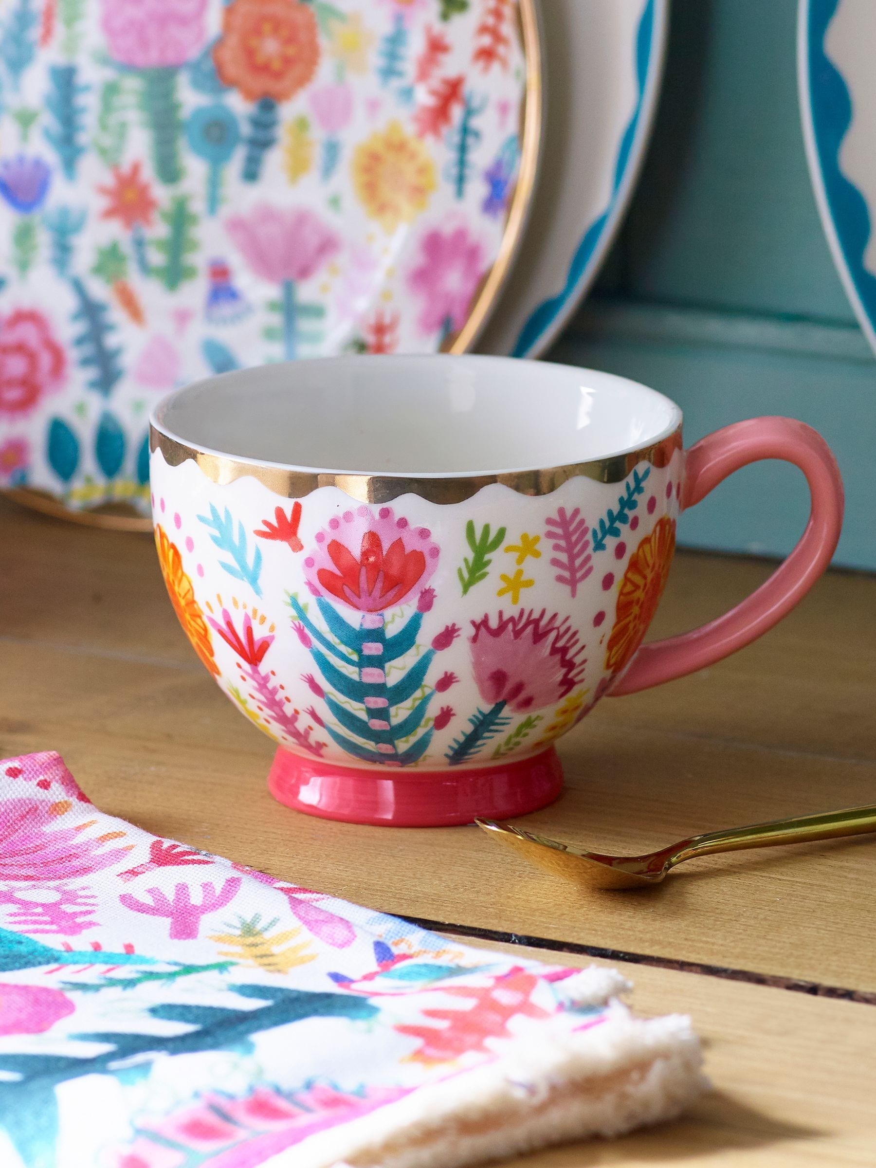 Lucy Tiffney floral footed mug 2-pack, UK version