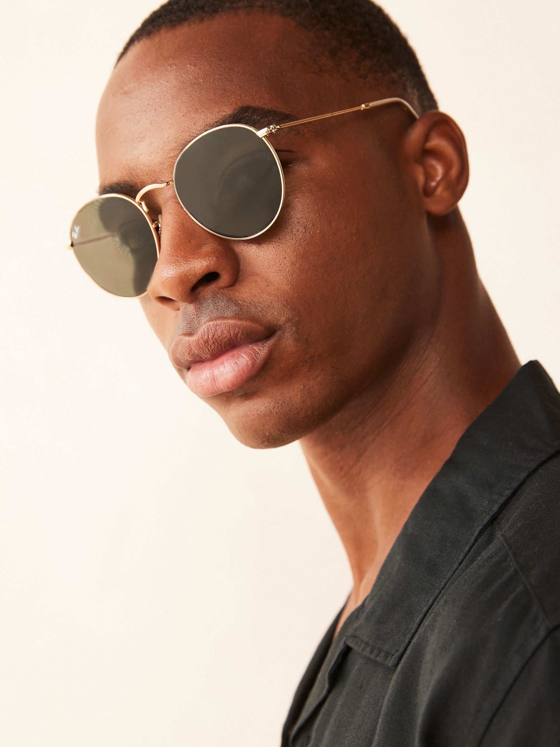 Lunettes de soleil Ray-Ban Round Metal monture dorée verres verts, version Royaume-Uni