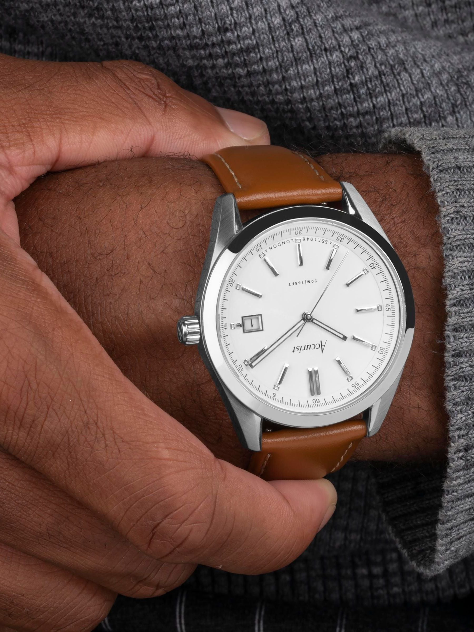 Men's Analogue Watch with Brown Leather Strap, Stainless Steel Case, and Date Display