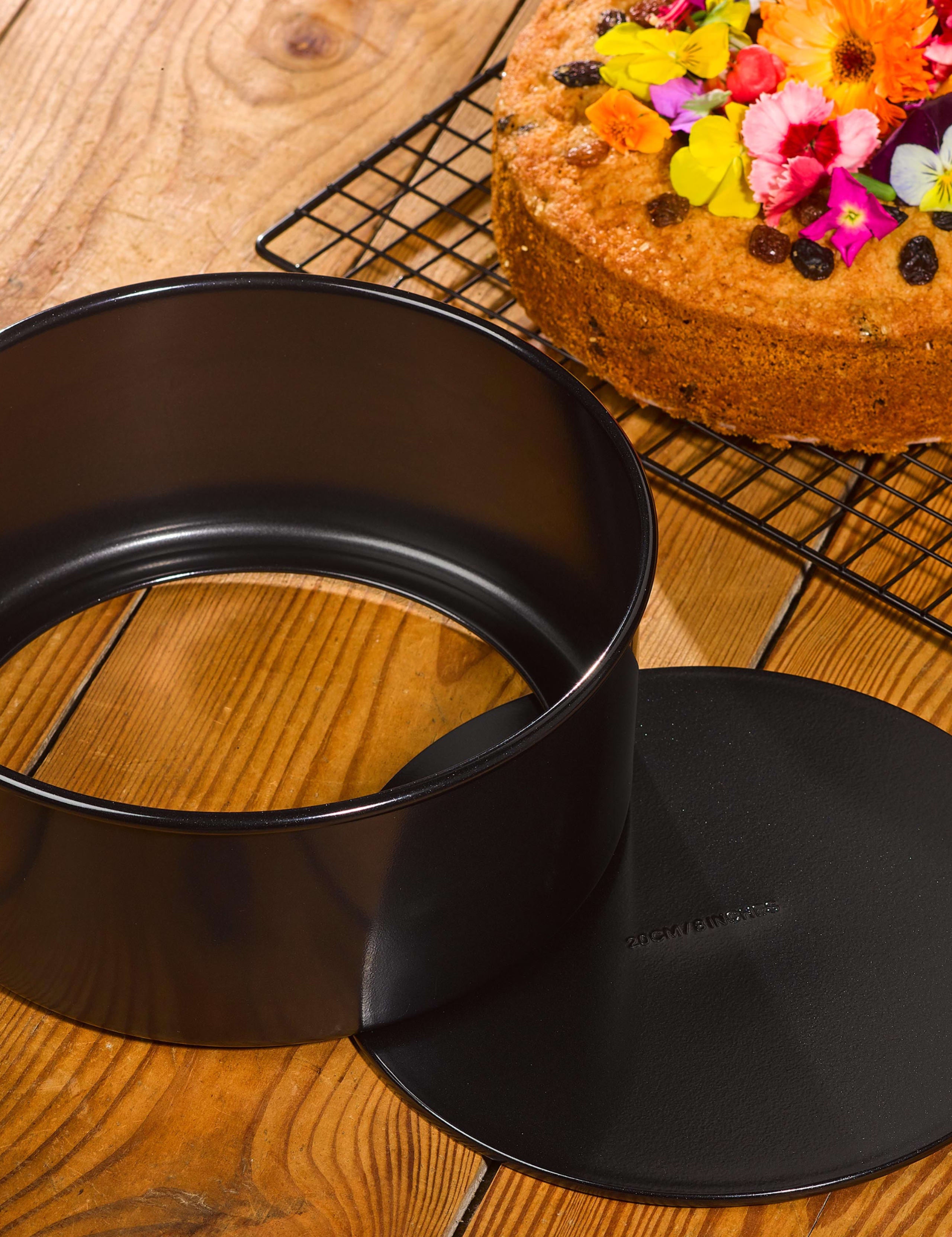 Deep round cake tin 20cm (British brand)