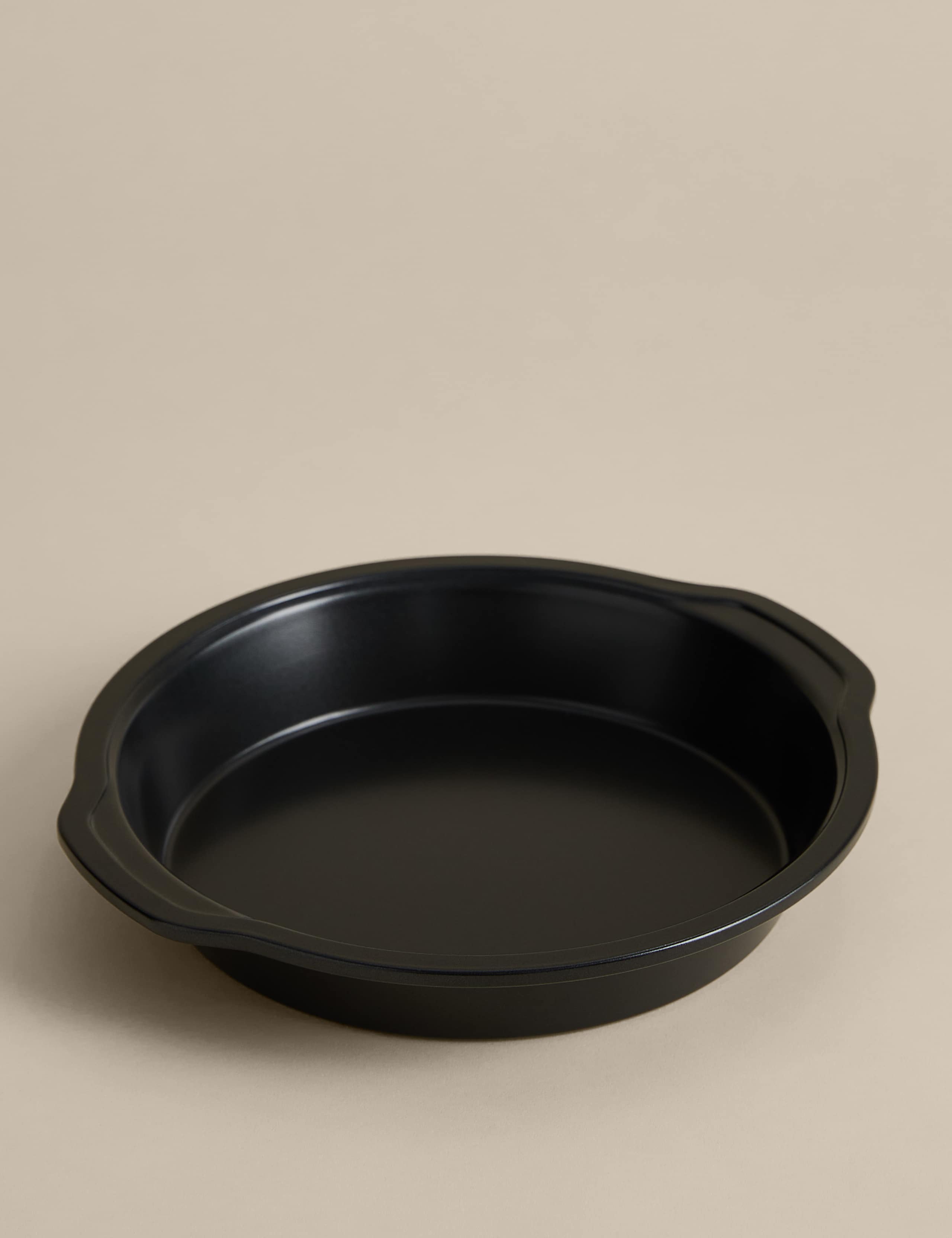 Carbon steel non-stick round pan 9 inch (British brand)