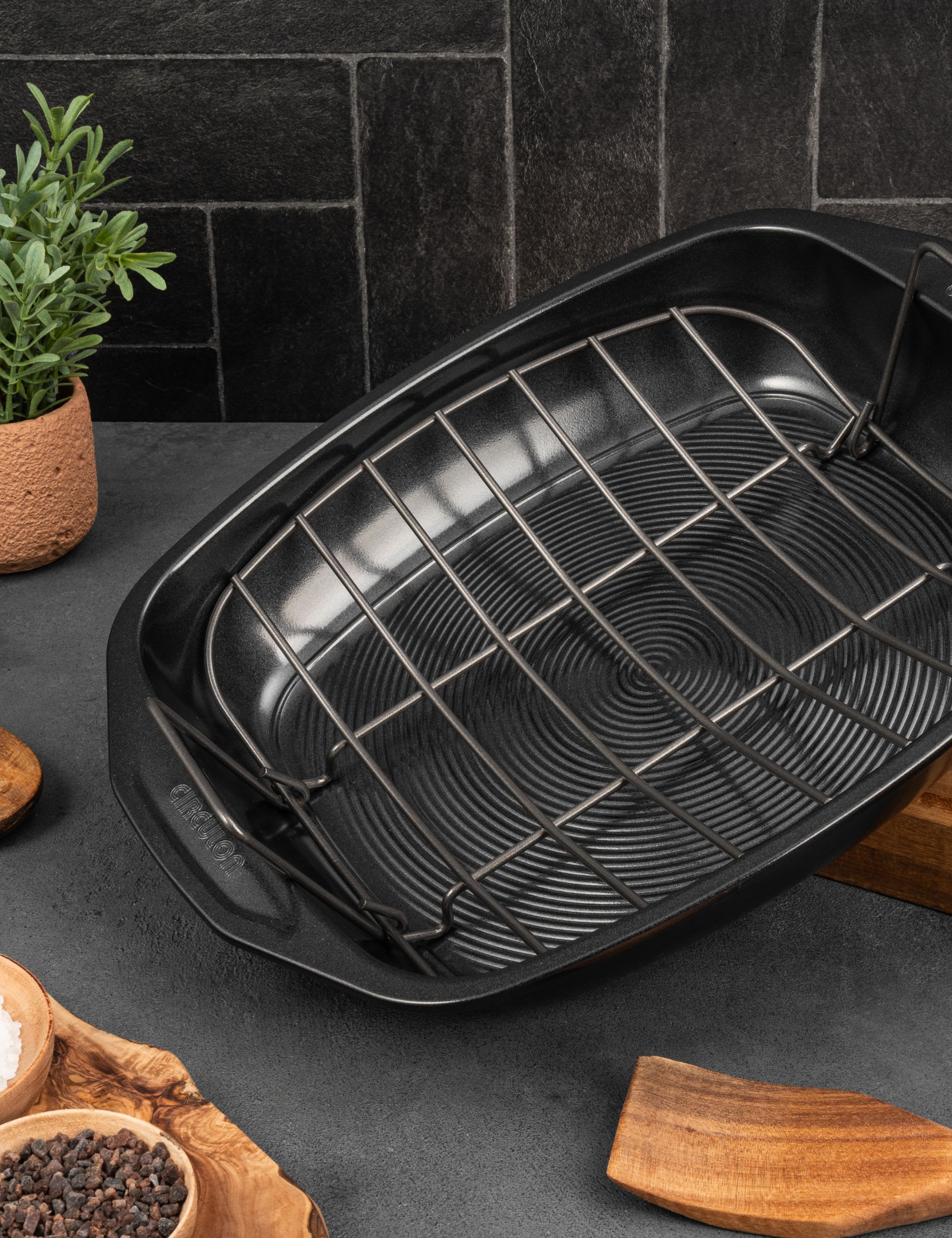 Circulon non-stick roasting tray with rack - British product