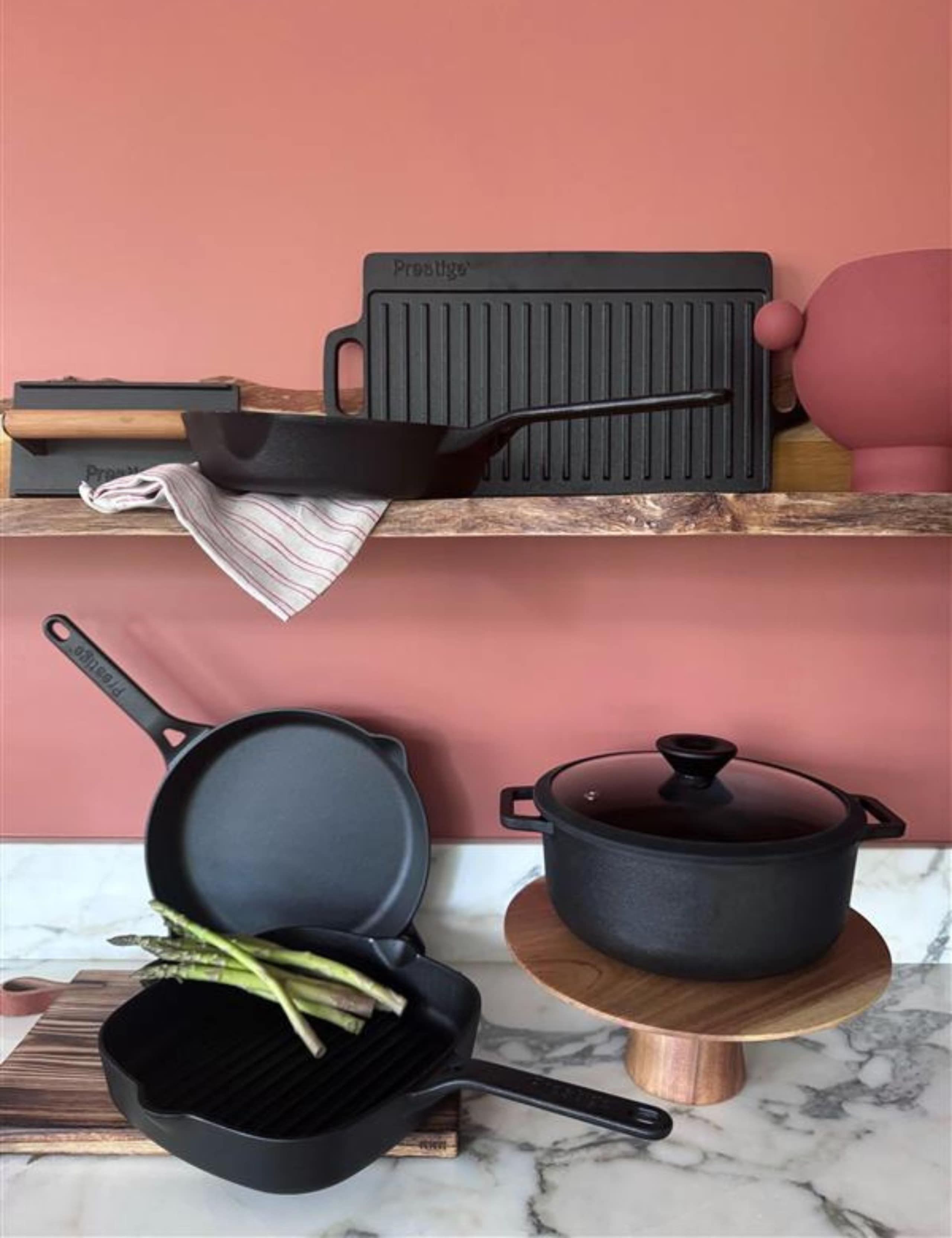 Prestige cast iron 24cm casserole dish, UK version