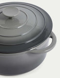 Cast iron large casserole dish 5.2 litre - British product