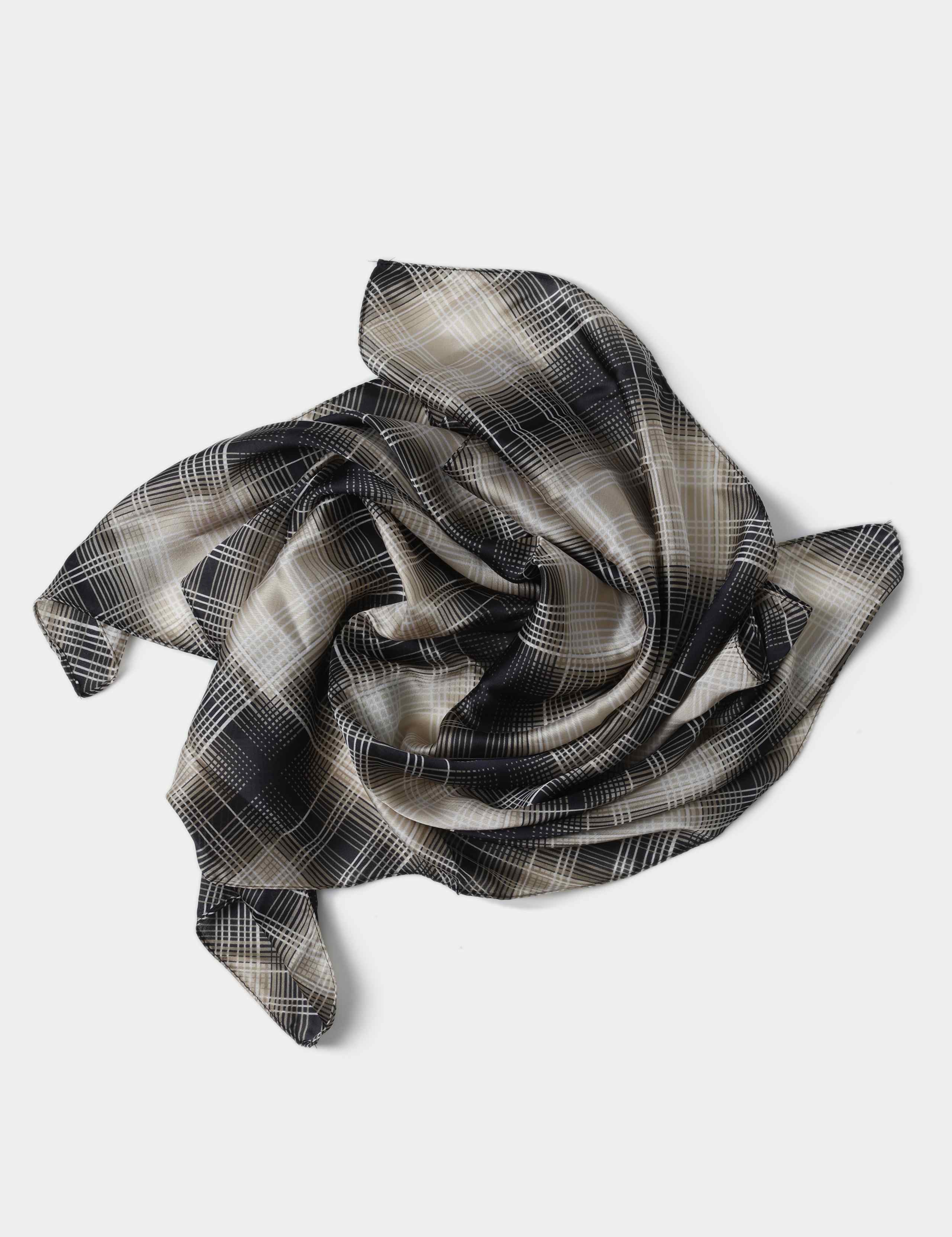 Check Print Scarf versatile fashion accessory, UK version