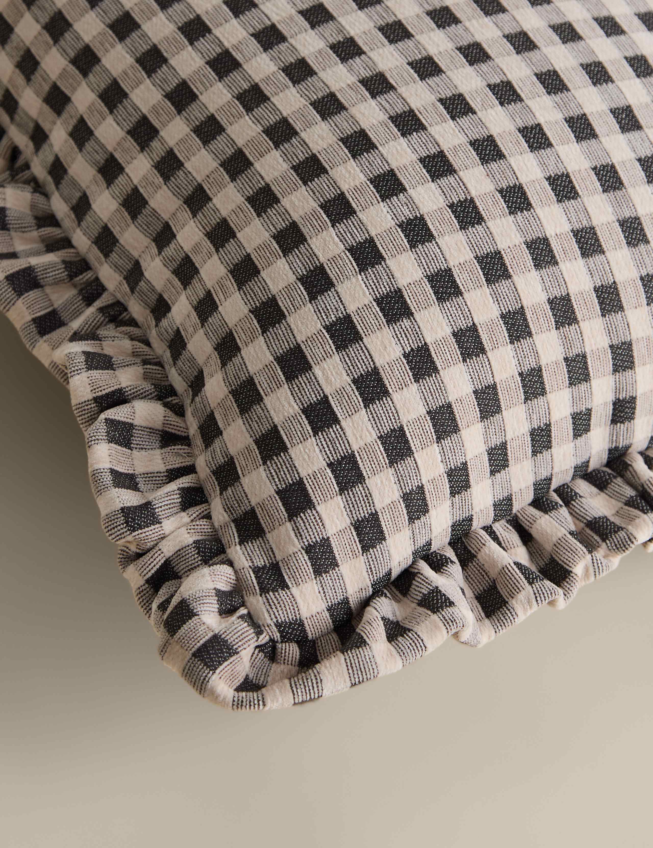 Chenille woven gingham cushion 45cm - British product