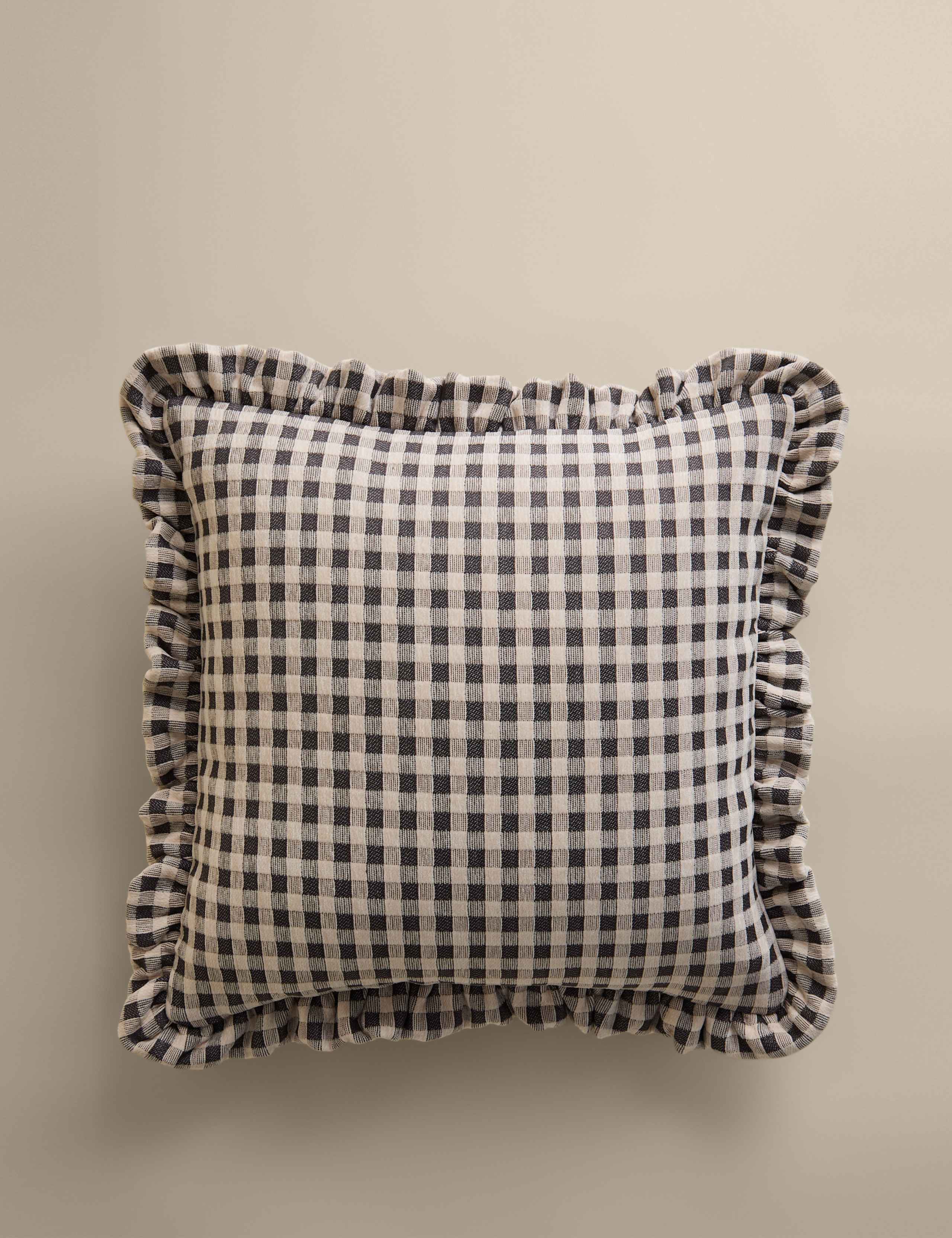 Chenille woven gingham cushion 45cm - British product