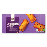 Chocolate chip cake bars with milk chocolate - British product