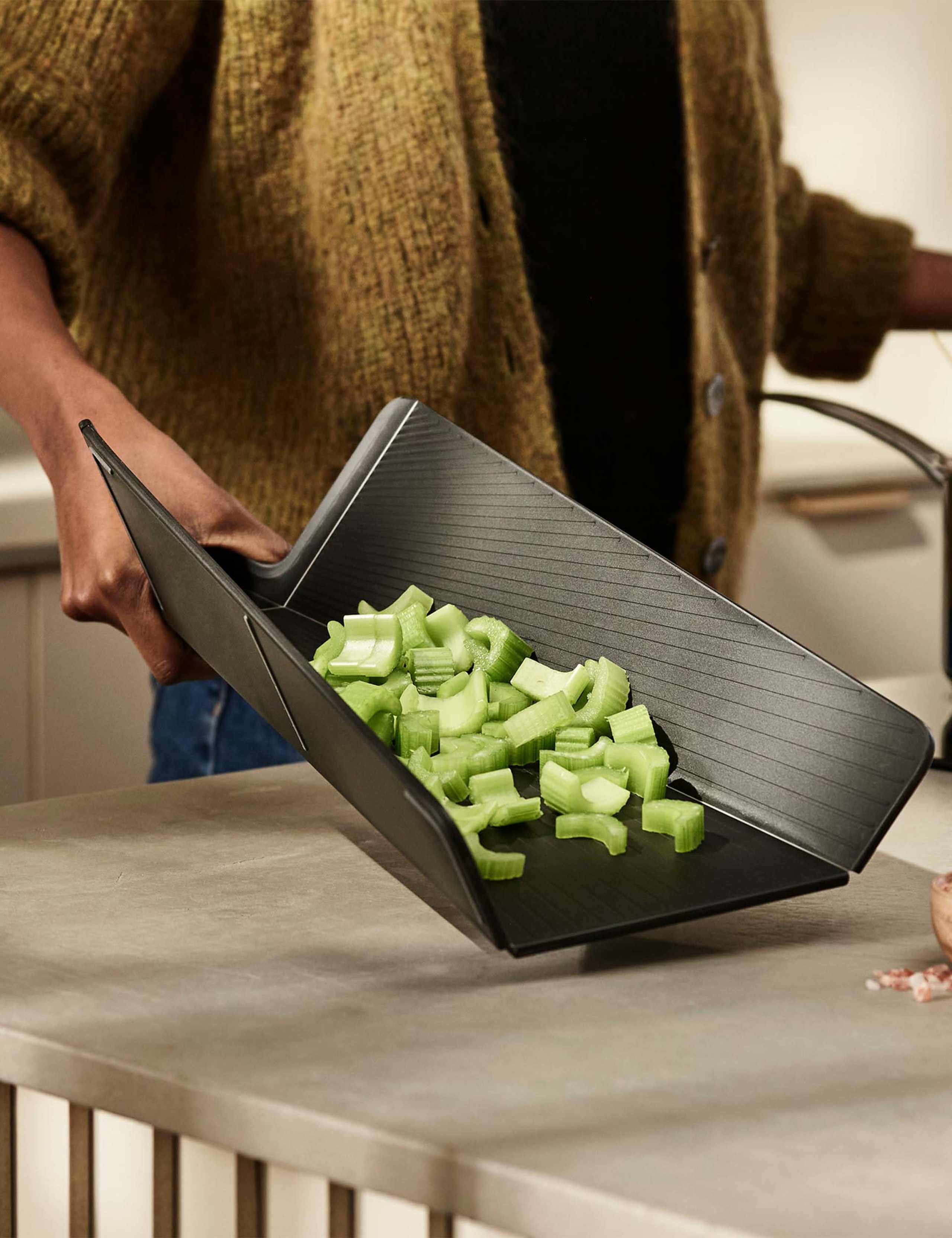 Joseph Joseph Chop2Pot large chopping board - British product