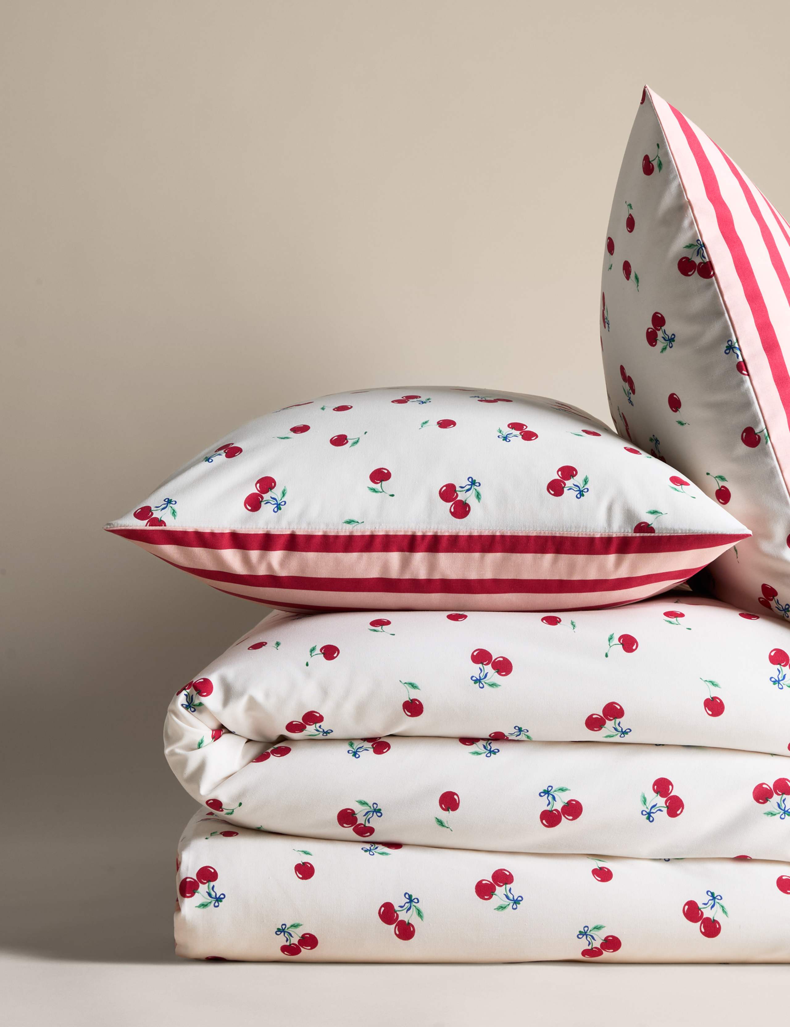 Cotton blend cherries reversible single bedding set - British product