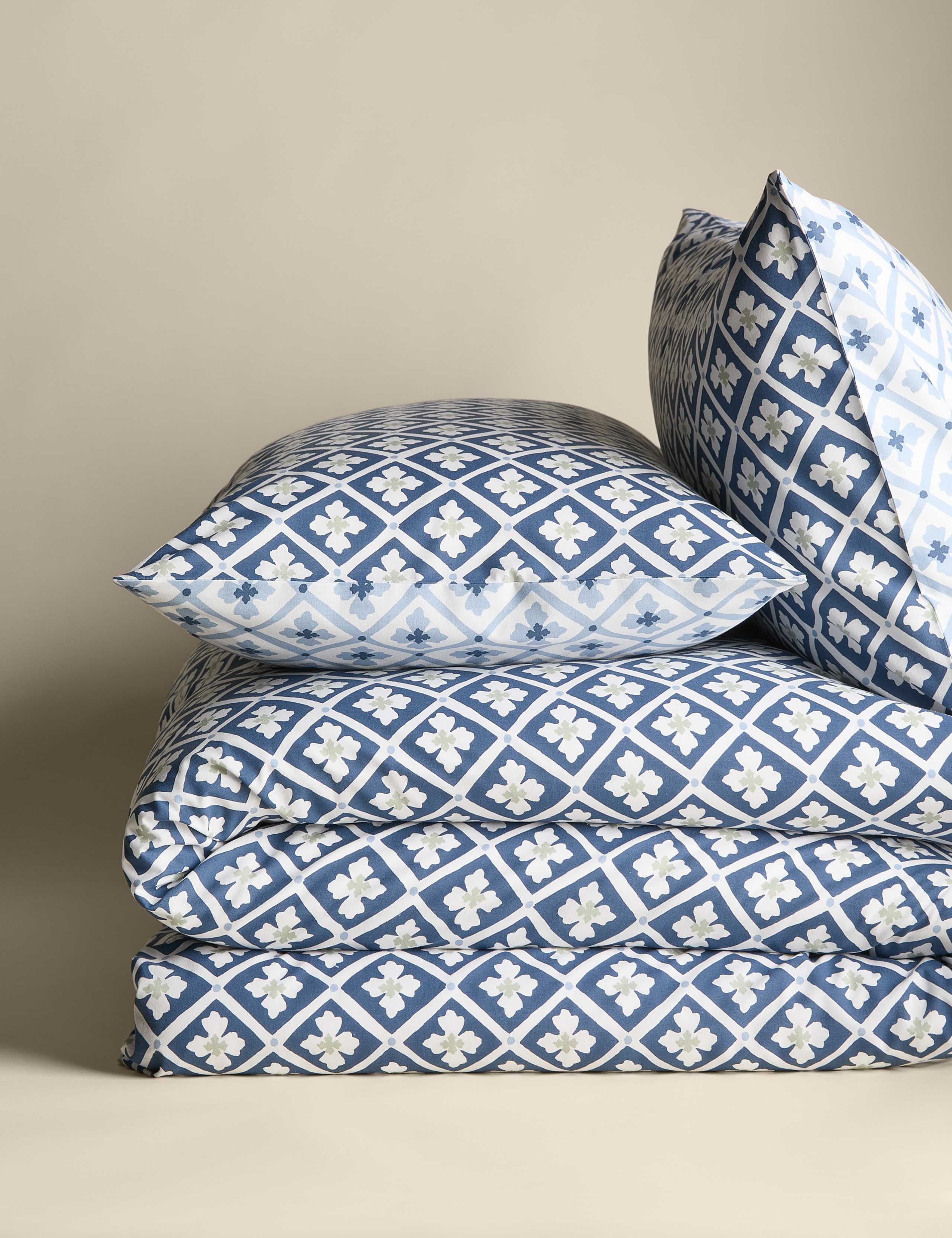 Cotton blend geometric tile bedding set, UK version