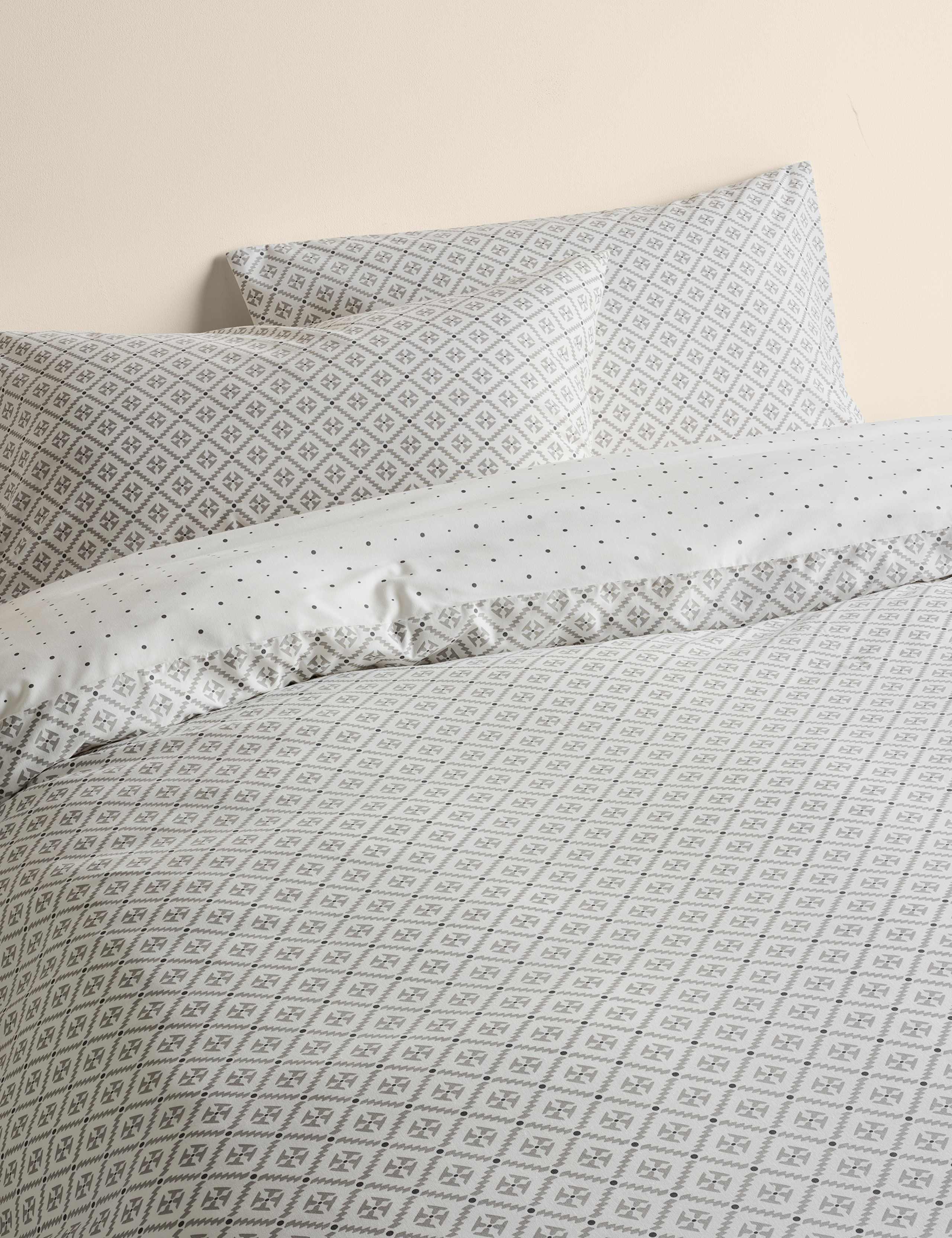 Cotton blend geometric tile bedding set, UK version
