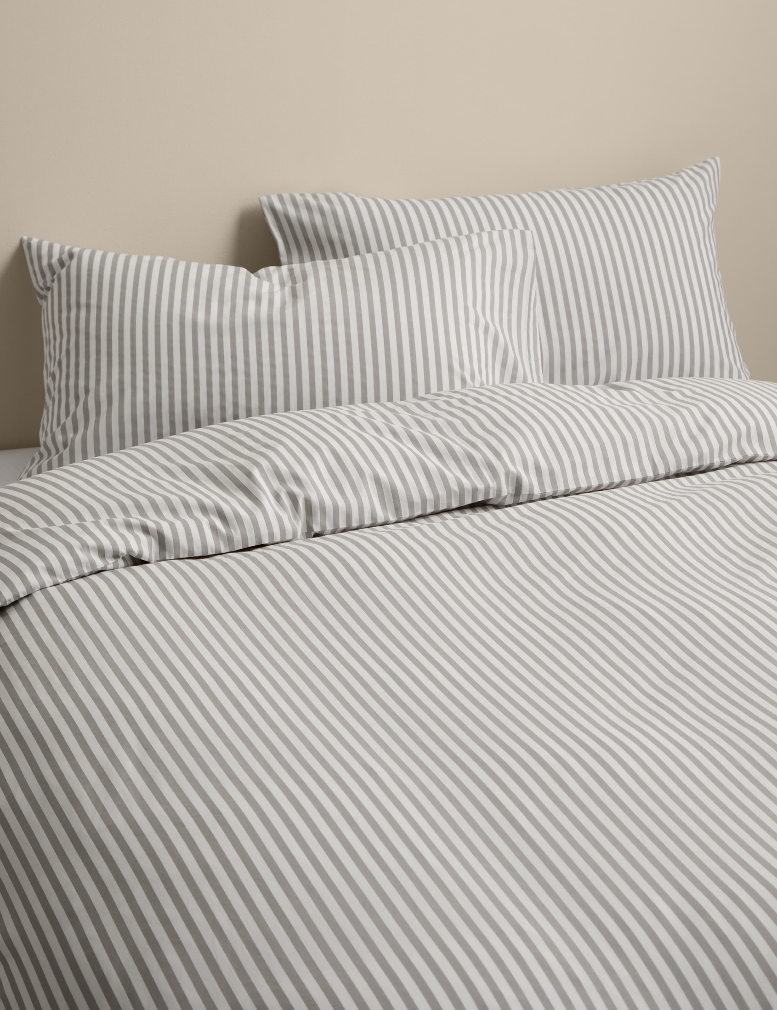 Cotton blend stripe bedding set, UK version