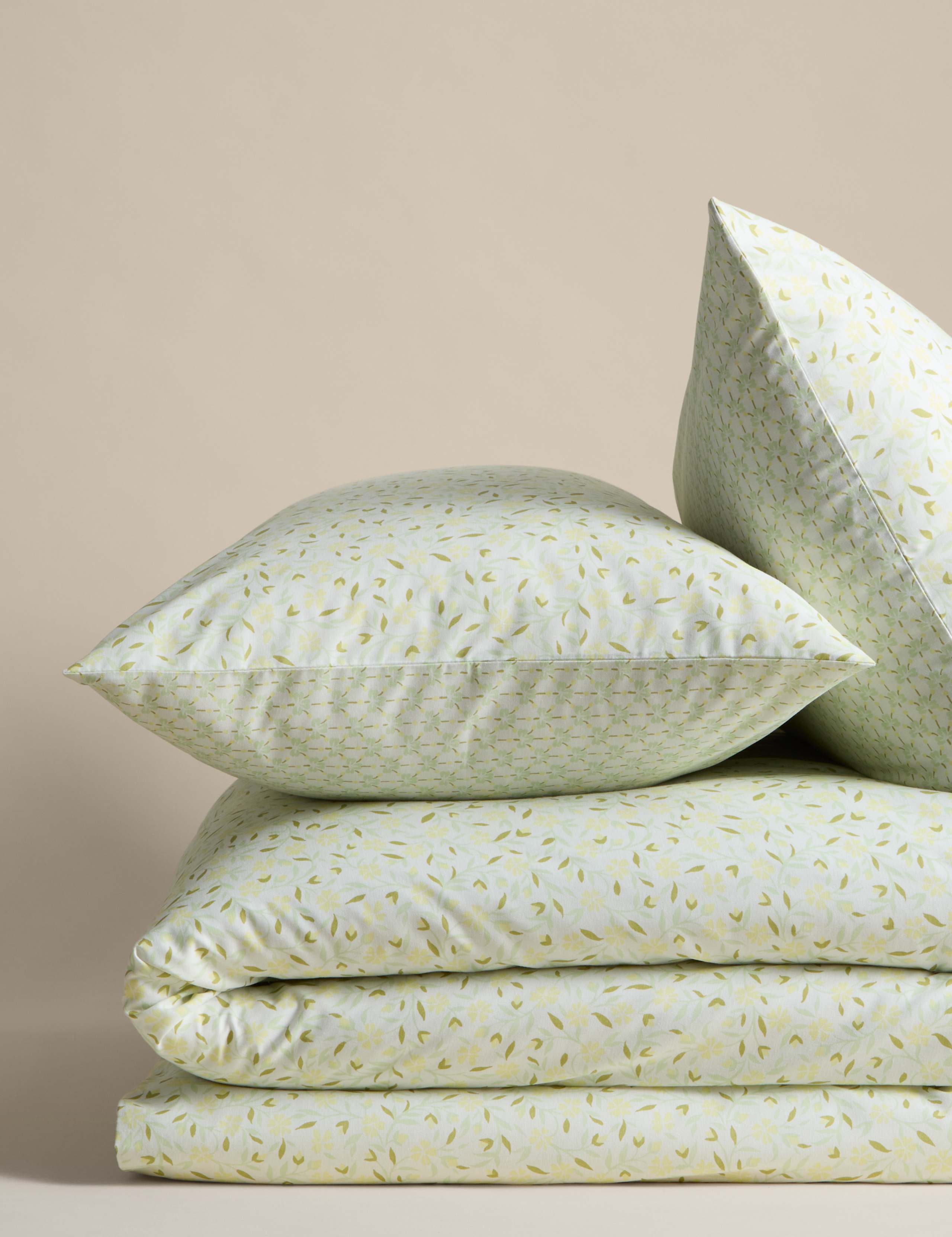 cotton blend sprig bedding set, UK version
