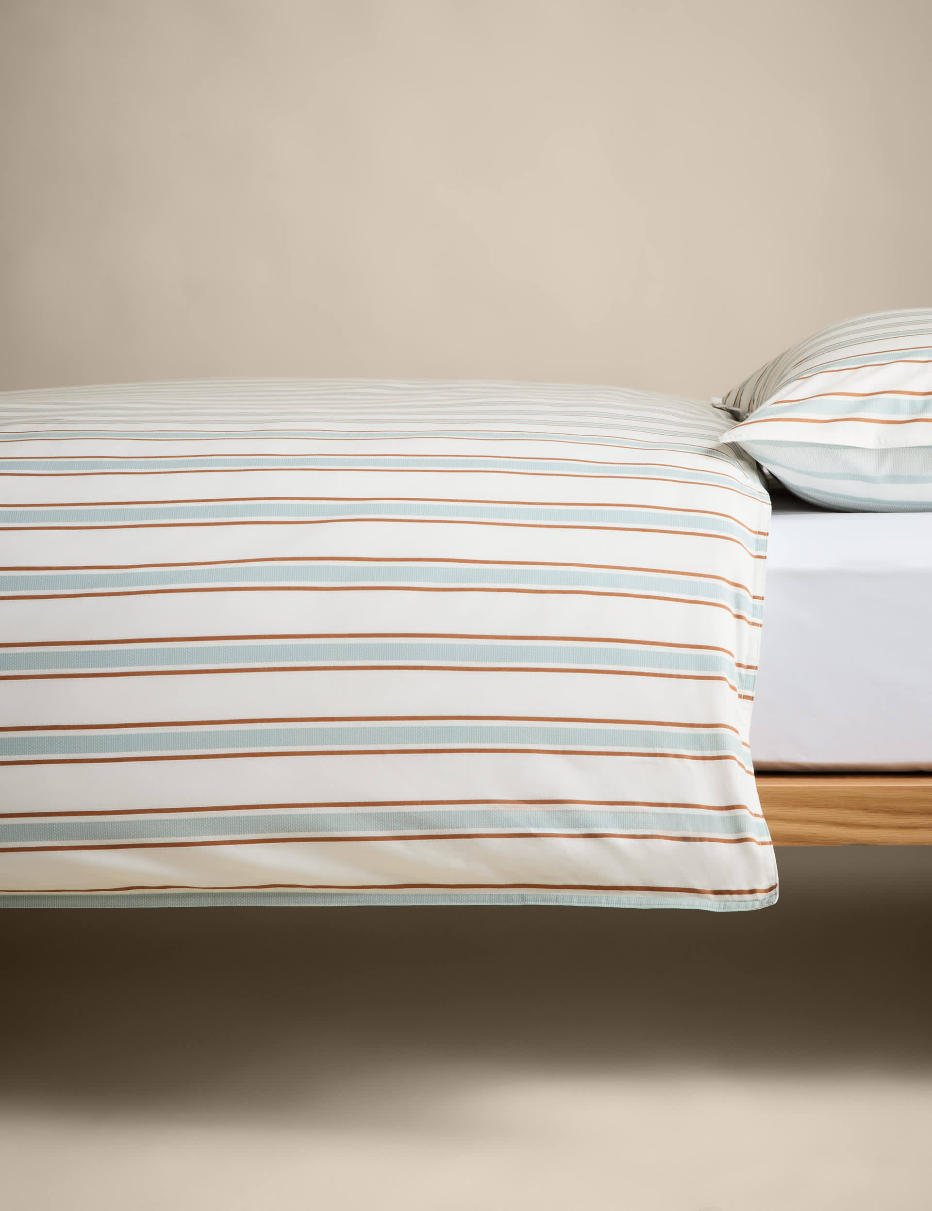 Single striped bedding set - British product