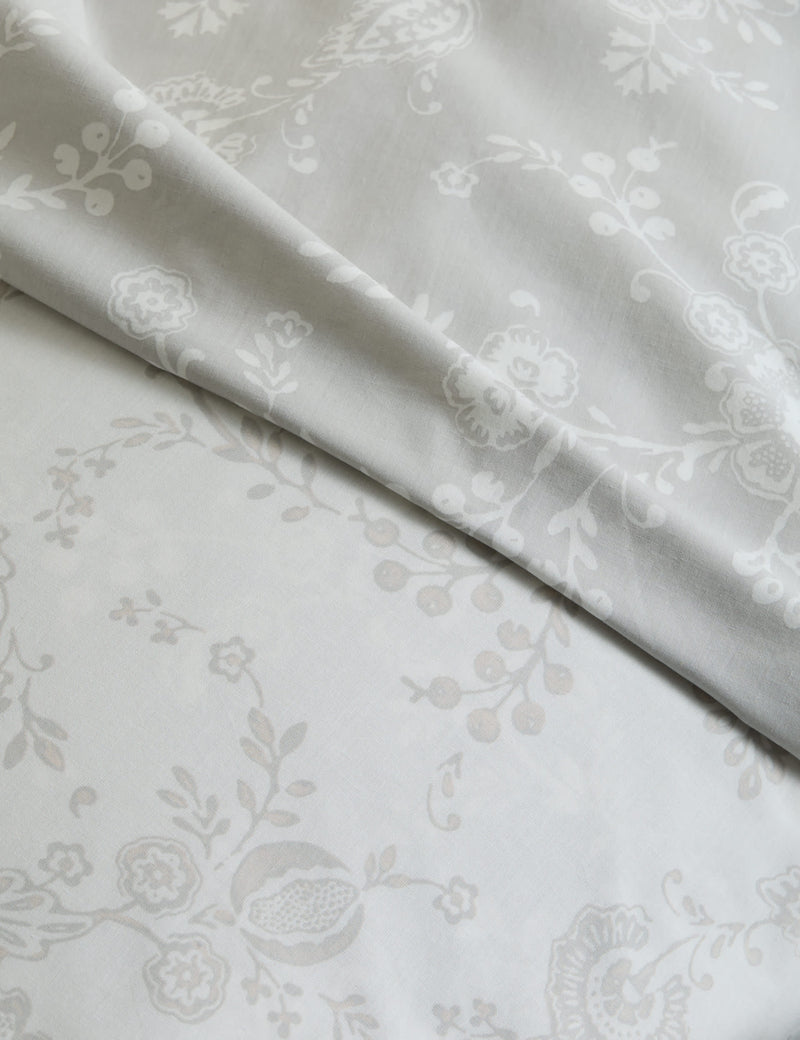 Cotton rich trailing floral bedding set, imported from the UK