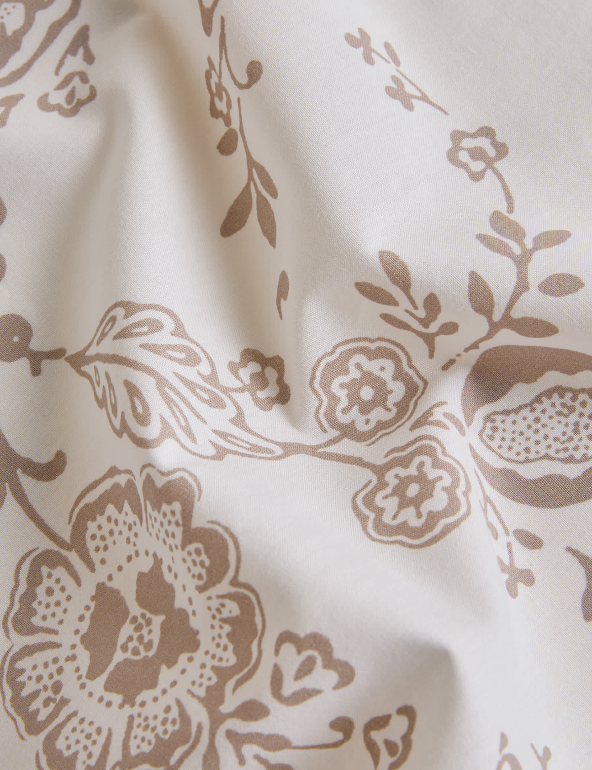 Cotton rich trailing floral bedding set, imported from the UK
