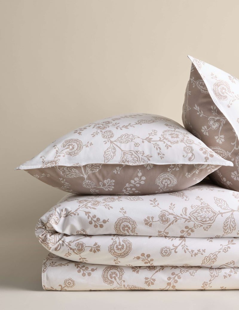 Cotton rich trailing floral bedding set, imported from the UK