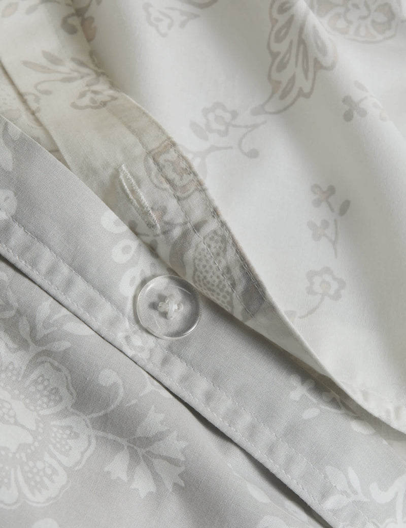 Cotton rich trailing floral bedding set, imported from the UK