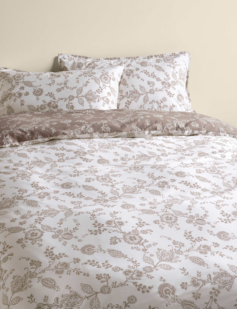 Cotton rich trailing floral bedding set, imported from the UK