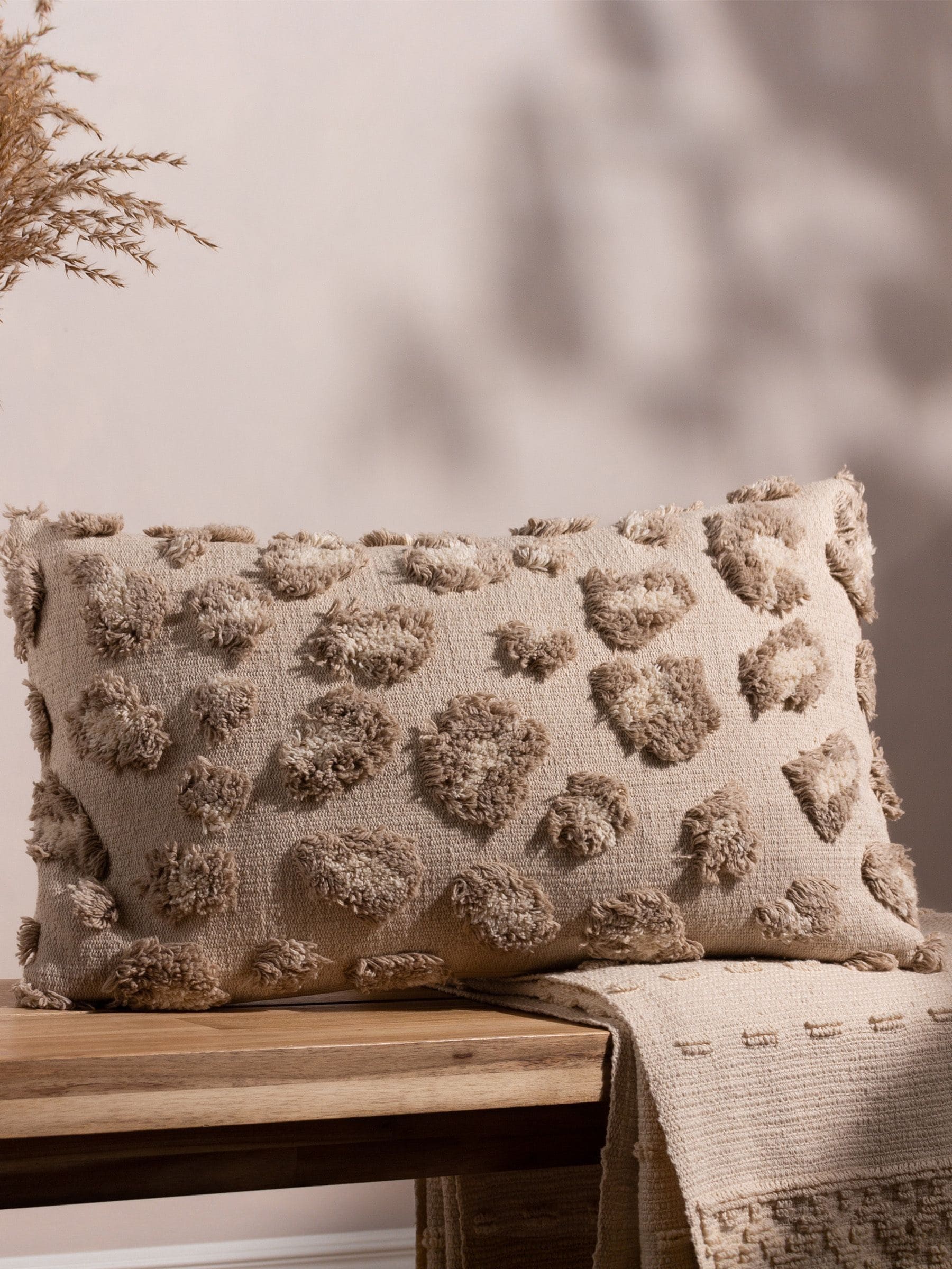 Furn Maeve Kissen aus Baumwolle mit tonaler Leopardenmusterung - britisches Produkt