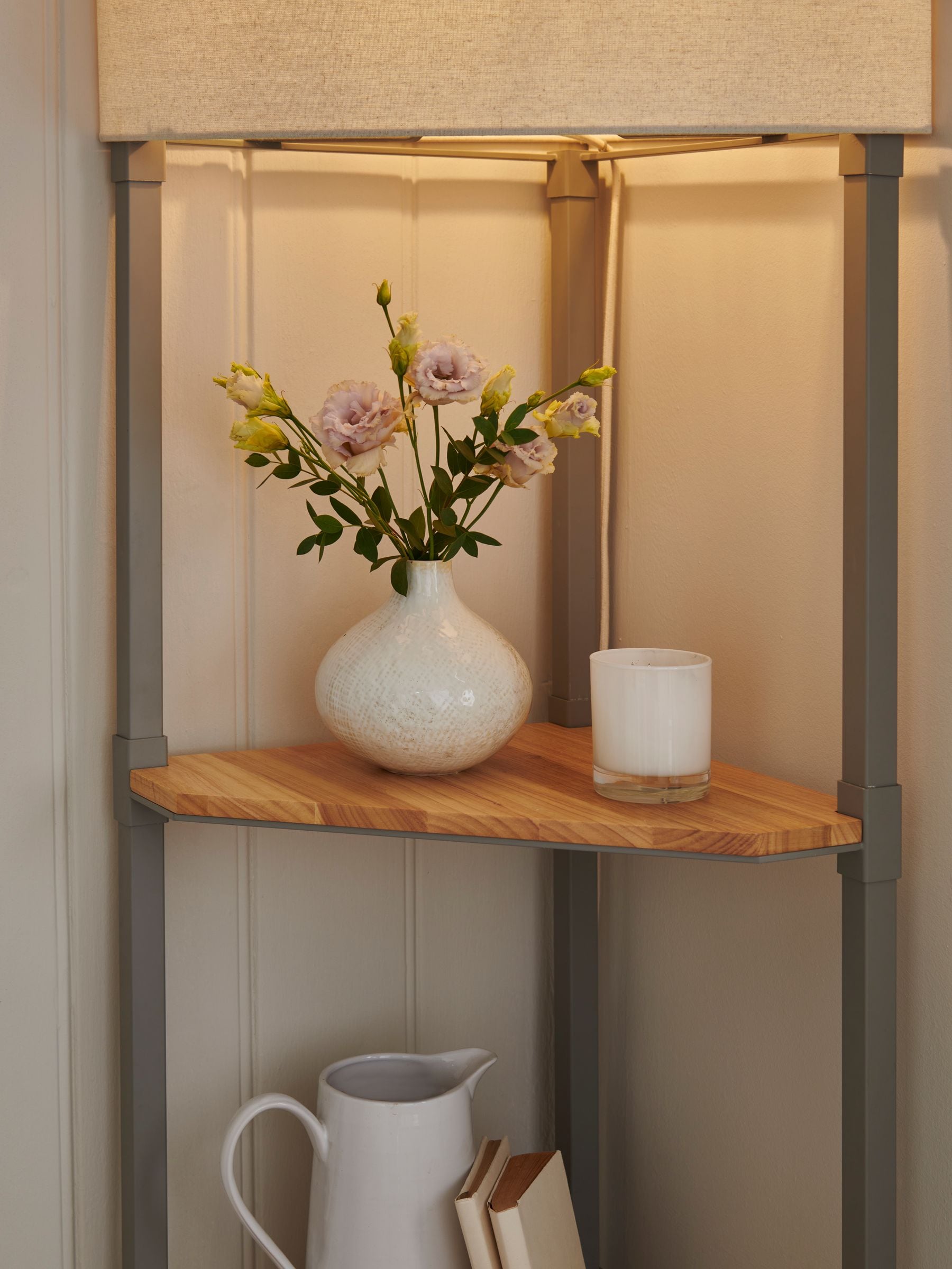 Malvern graue Regal-Stehlampe – britisches Produkt