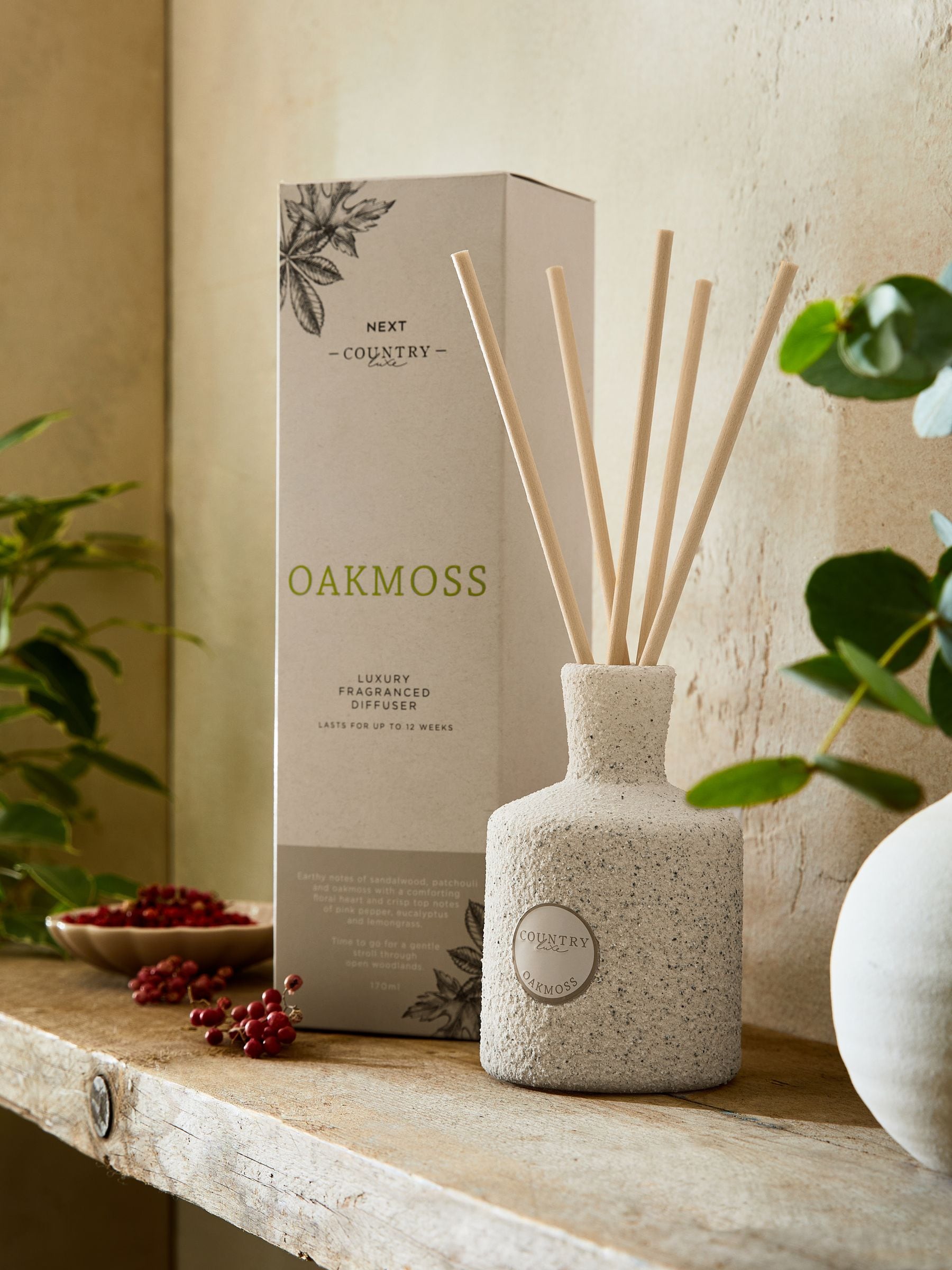 Country Luxe Oakmoss Pink Pepper and Sandalwood reed diffuser 170ml - British product