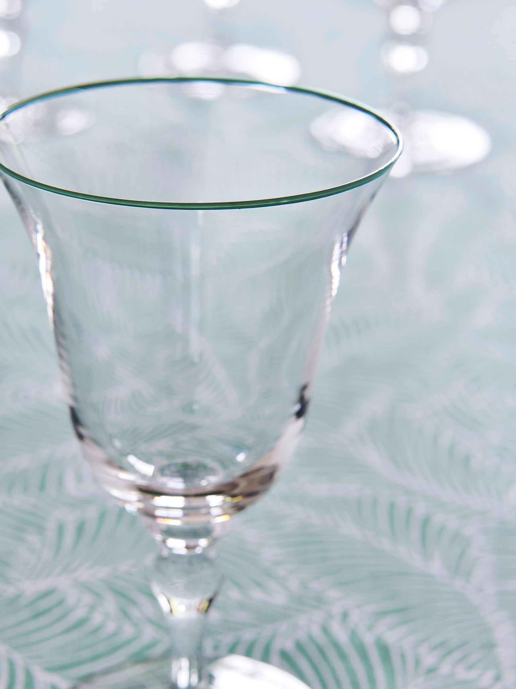 Nina Campbell Meadow wine glasses clear with green rim set of 4, imported from the UK