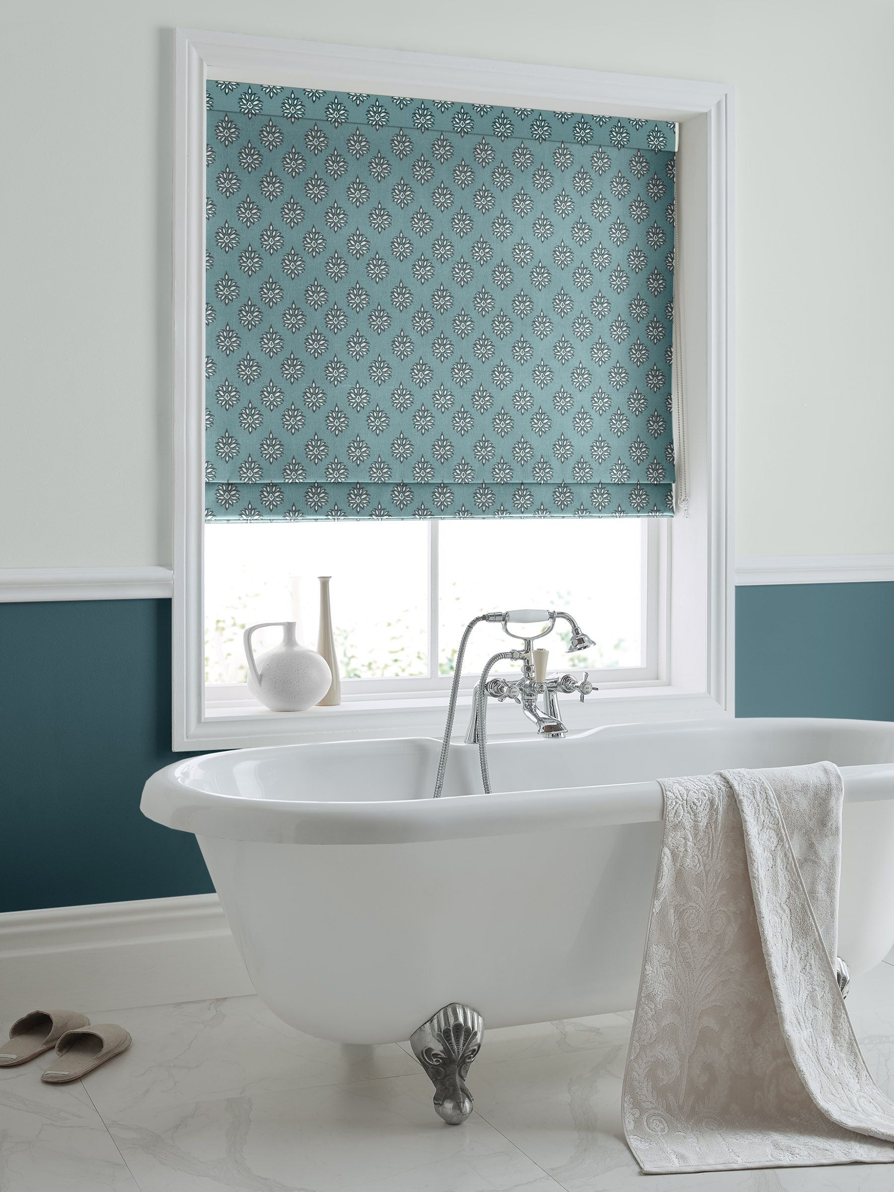 Laura Ashley blaues Gower-Römischrollo, UK-Version