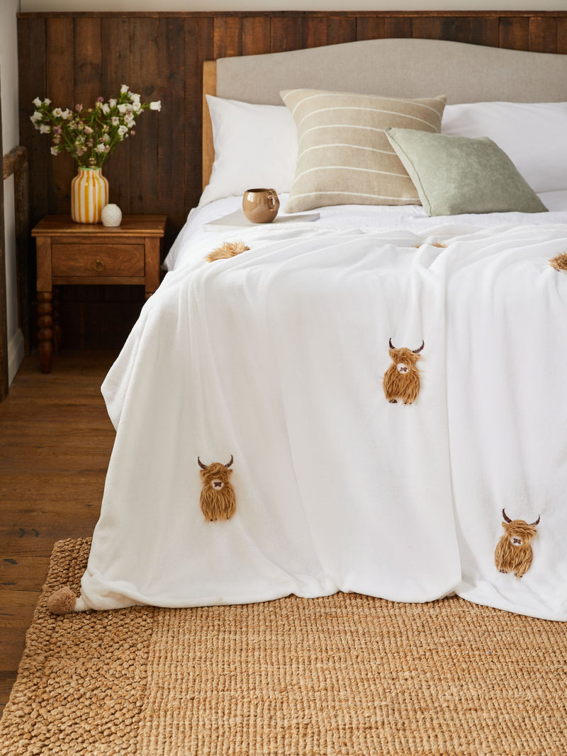 Fleece throw with Hamish Highland Cow appliqué, British product