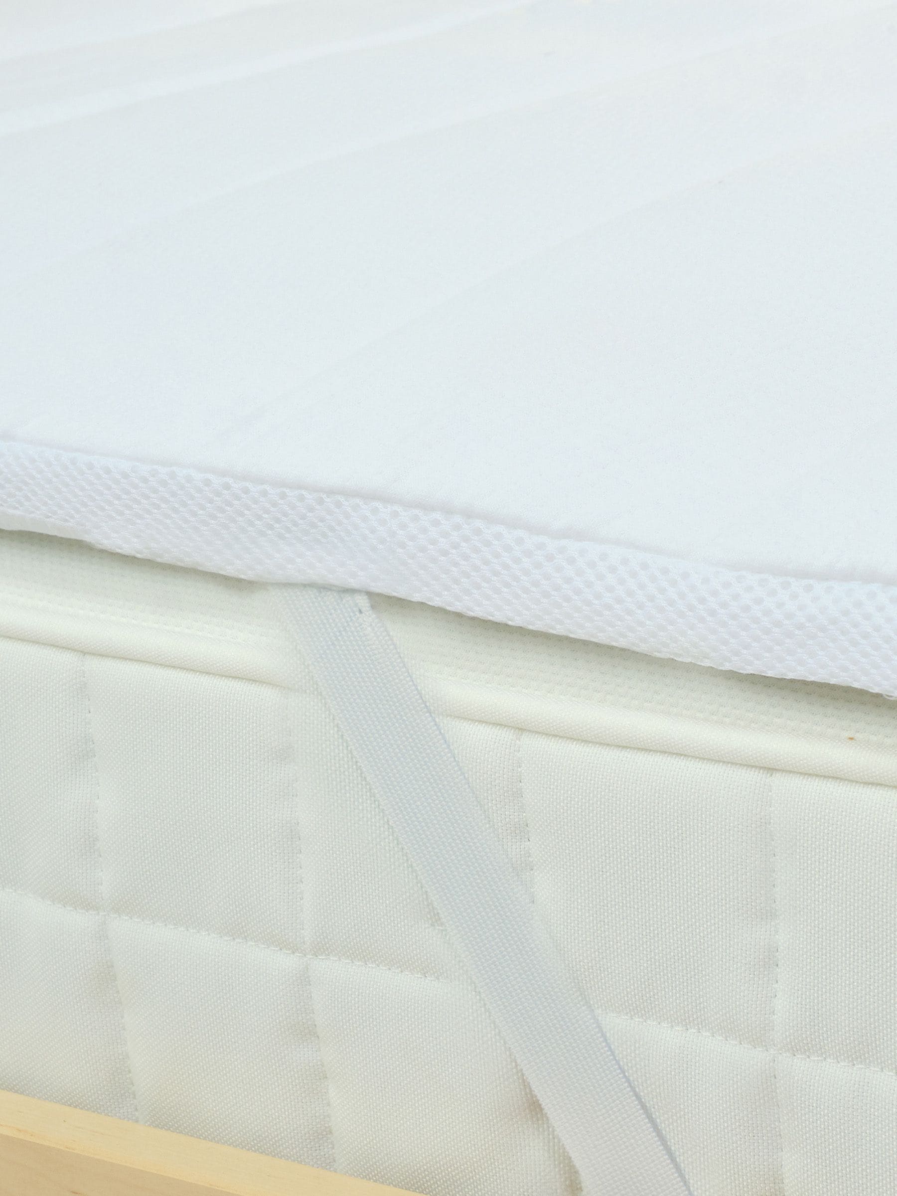 Slumberdown White Airstream Memory Cool mattress topper (British brand)