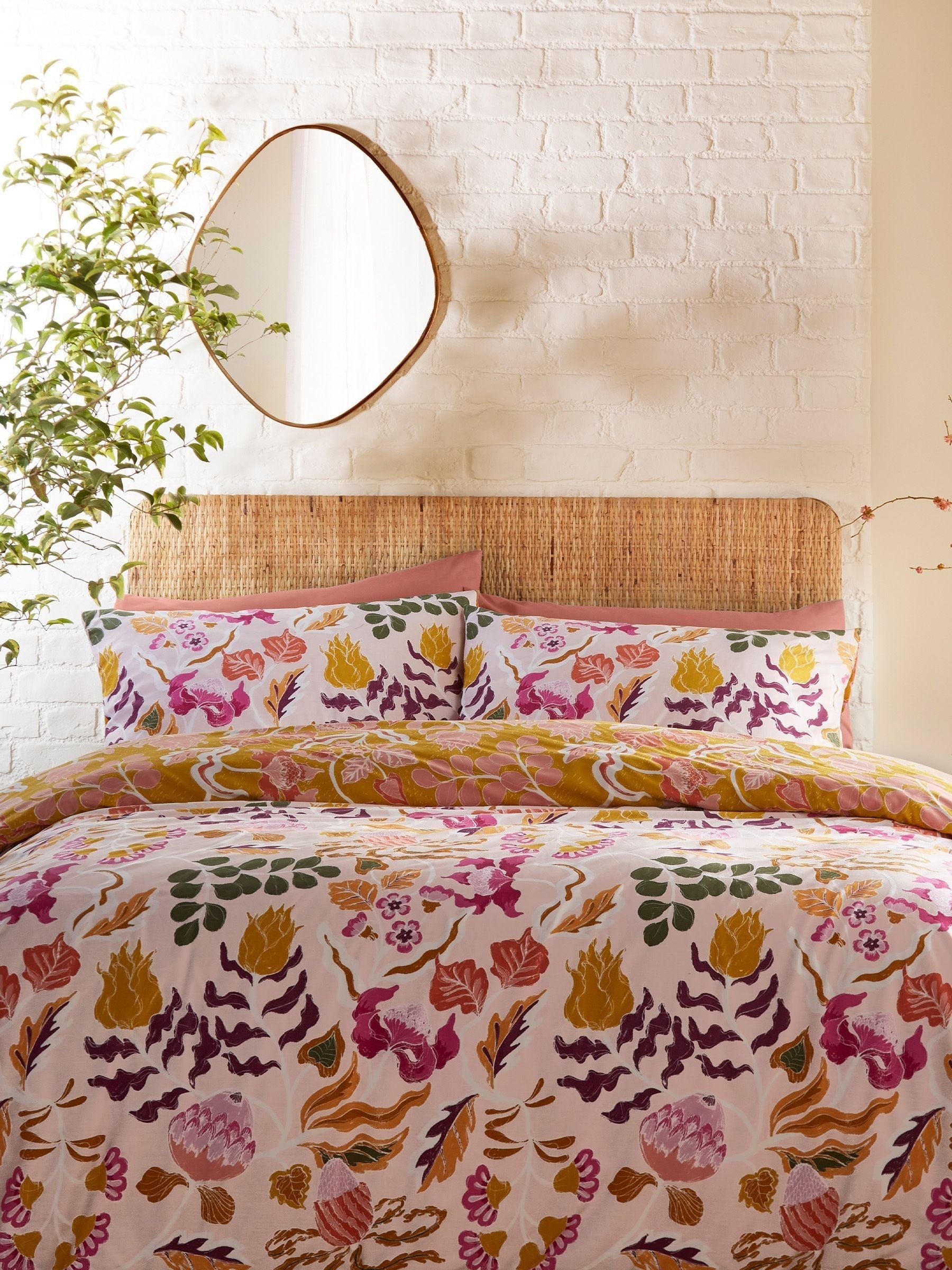 Pink Protea reversible floral duvet cover and pillowcase set - British product