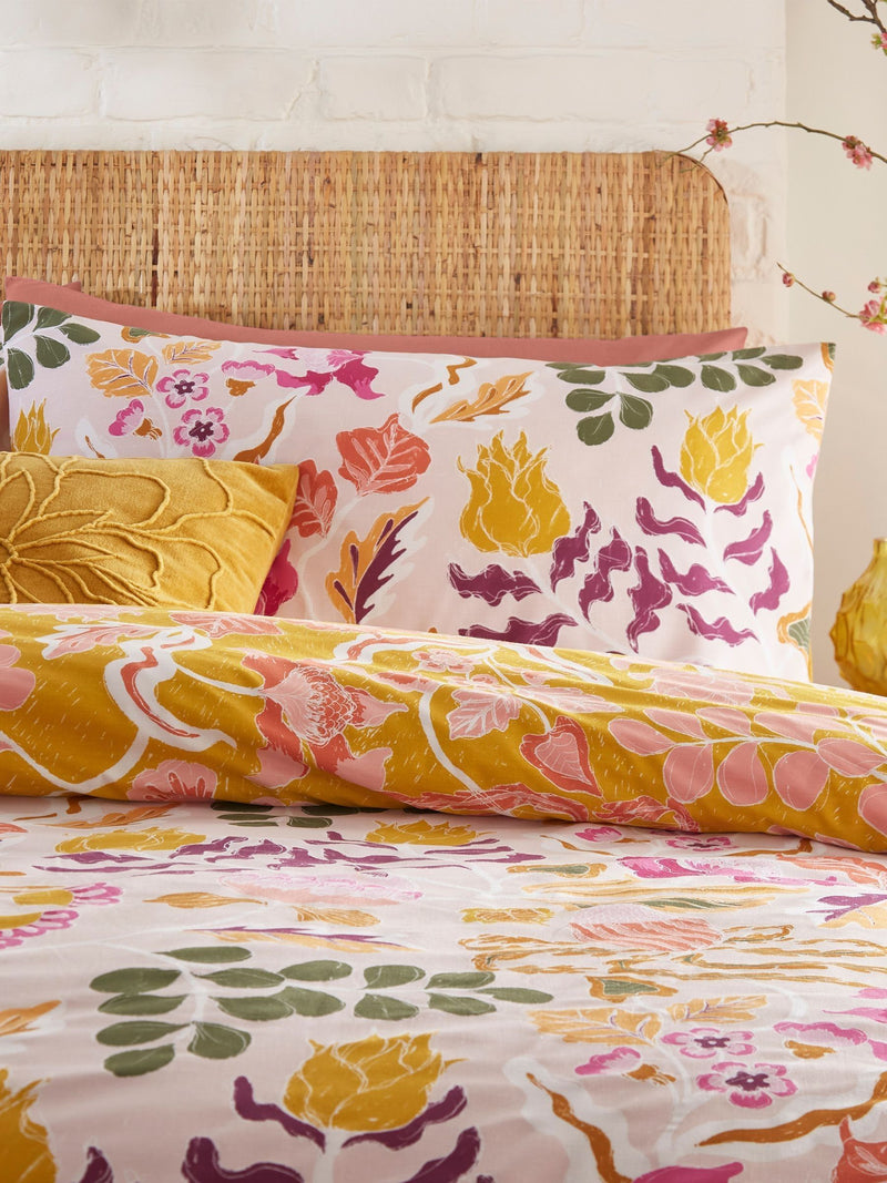 Pink Protea reversible floral duvet cover and pillowcase set - British product