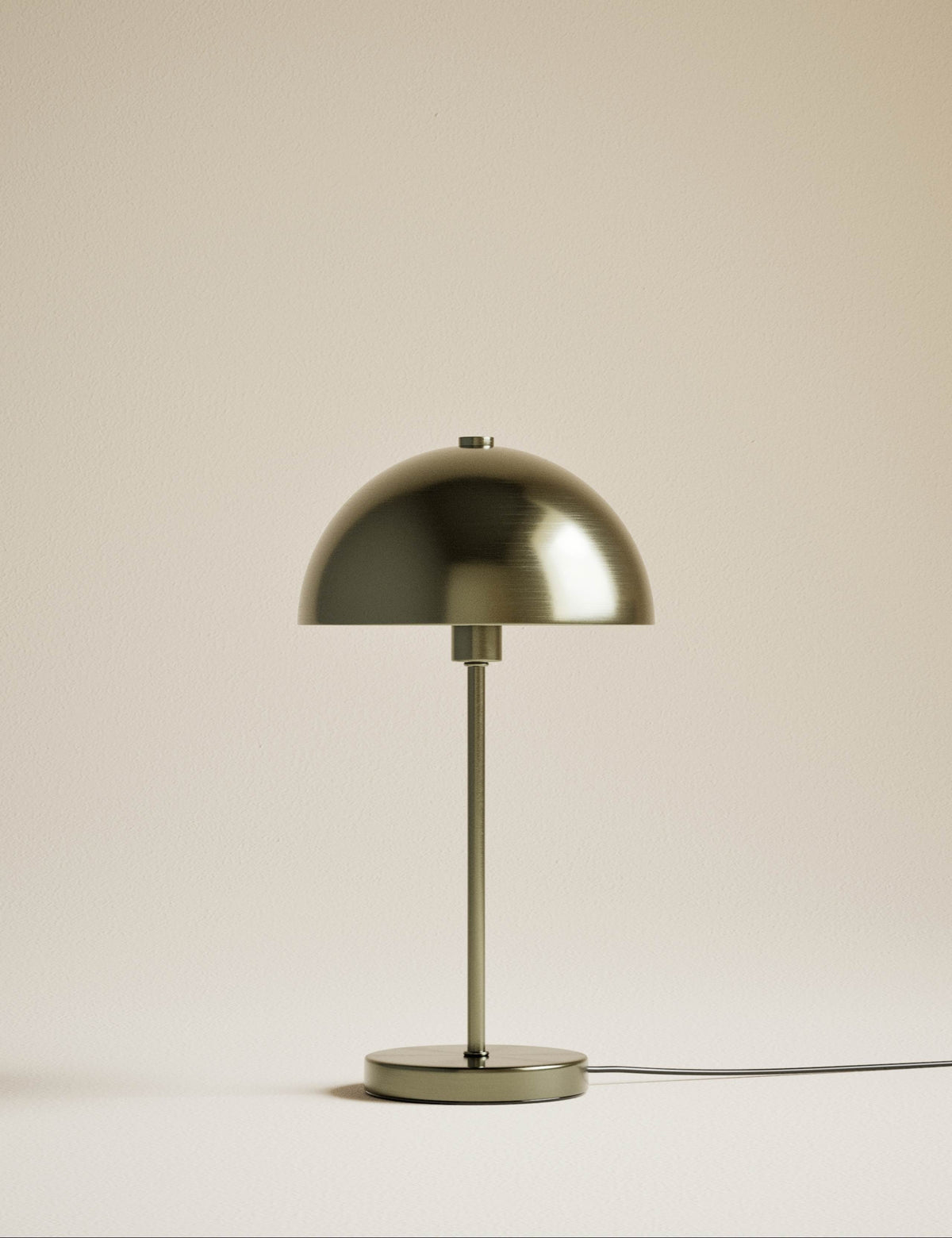 Dome table lamp in refined metal 34.6 cm - British product