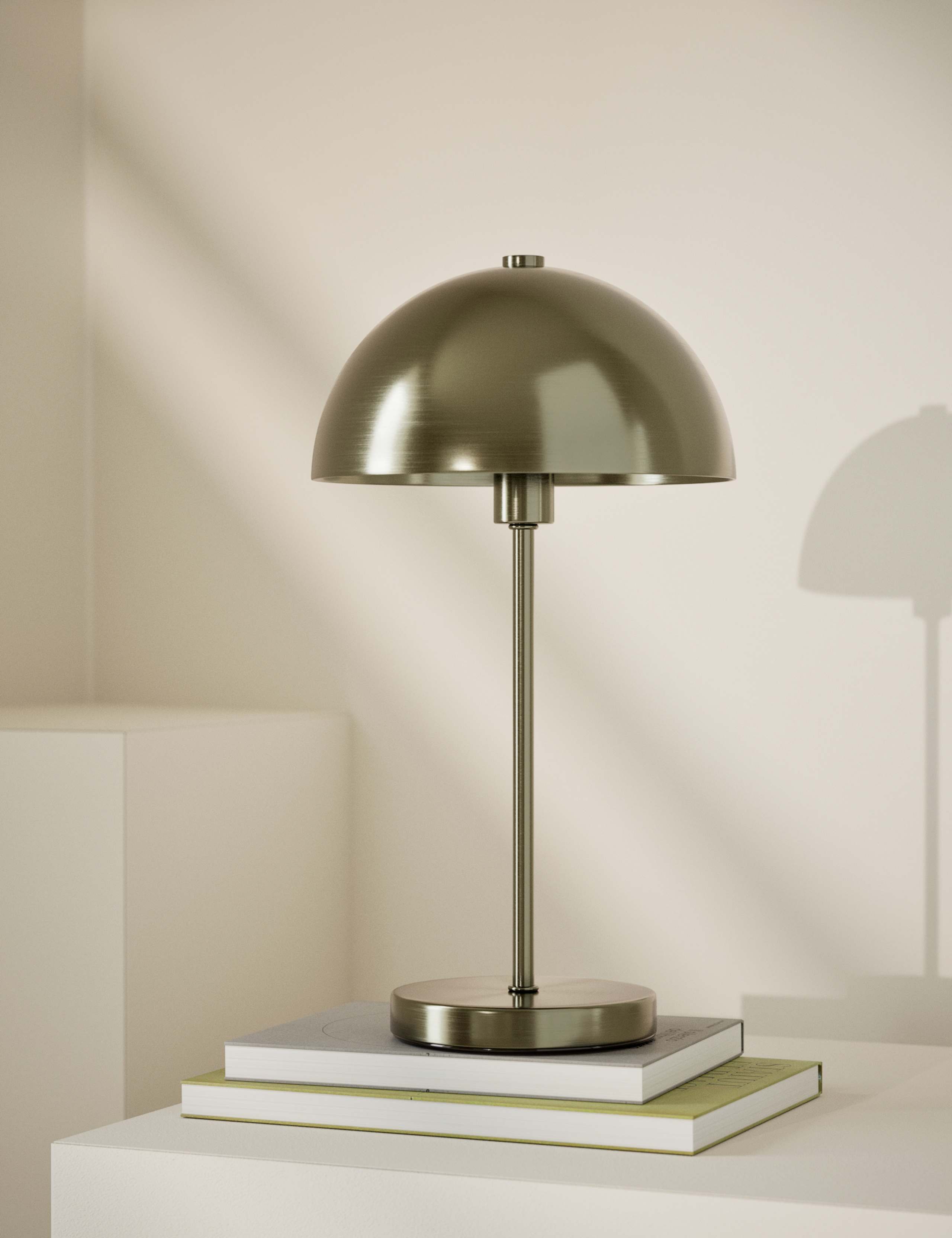 Dome table lamp in refined metal 34.6 cm - British product