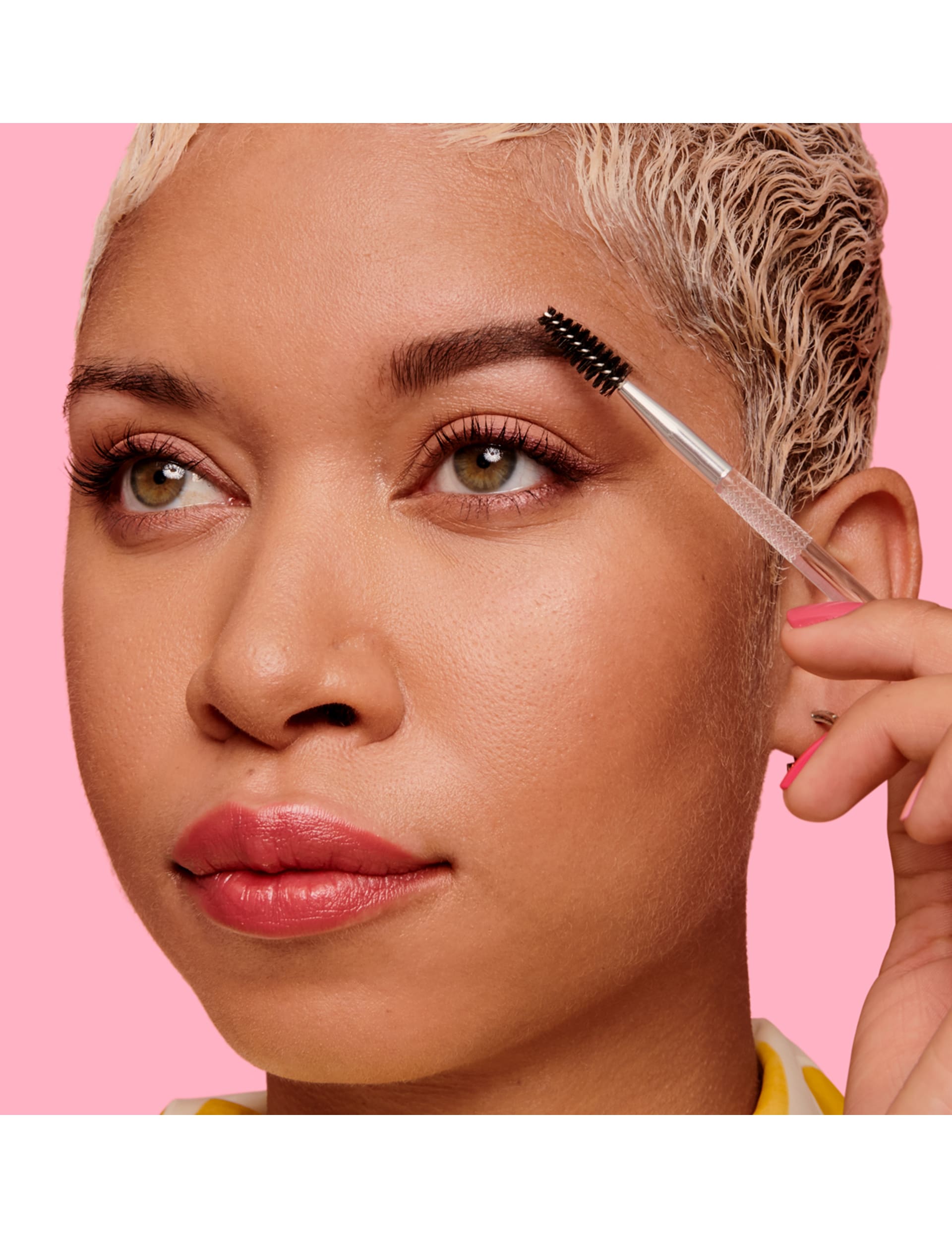 Dual-ended angled eyebrow brush with spoolie - British product