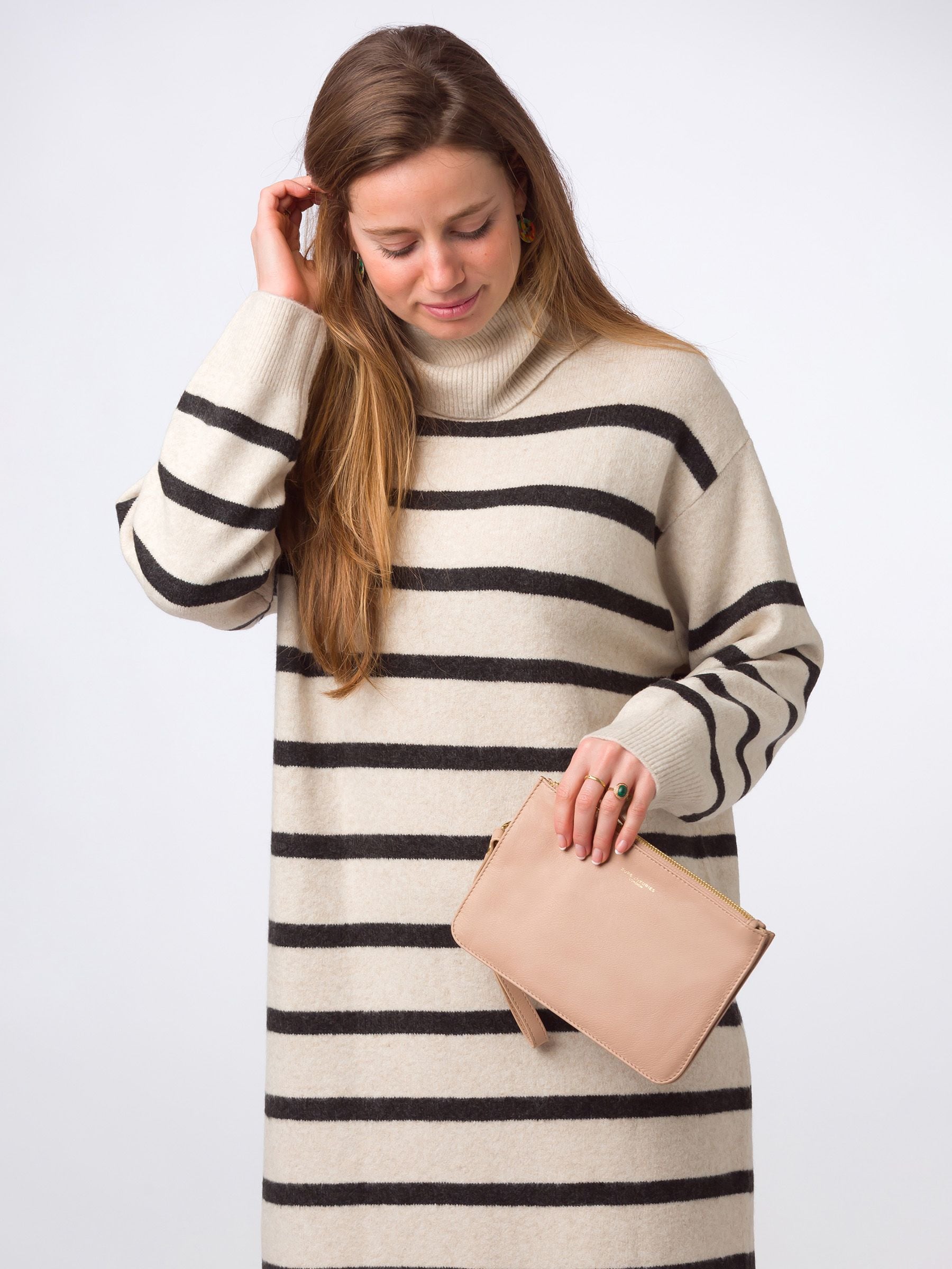 Pure Luxuries London cream Nappa leather clutch bag (British brand)