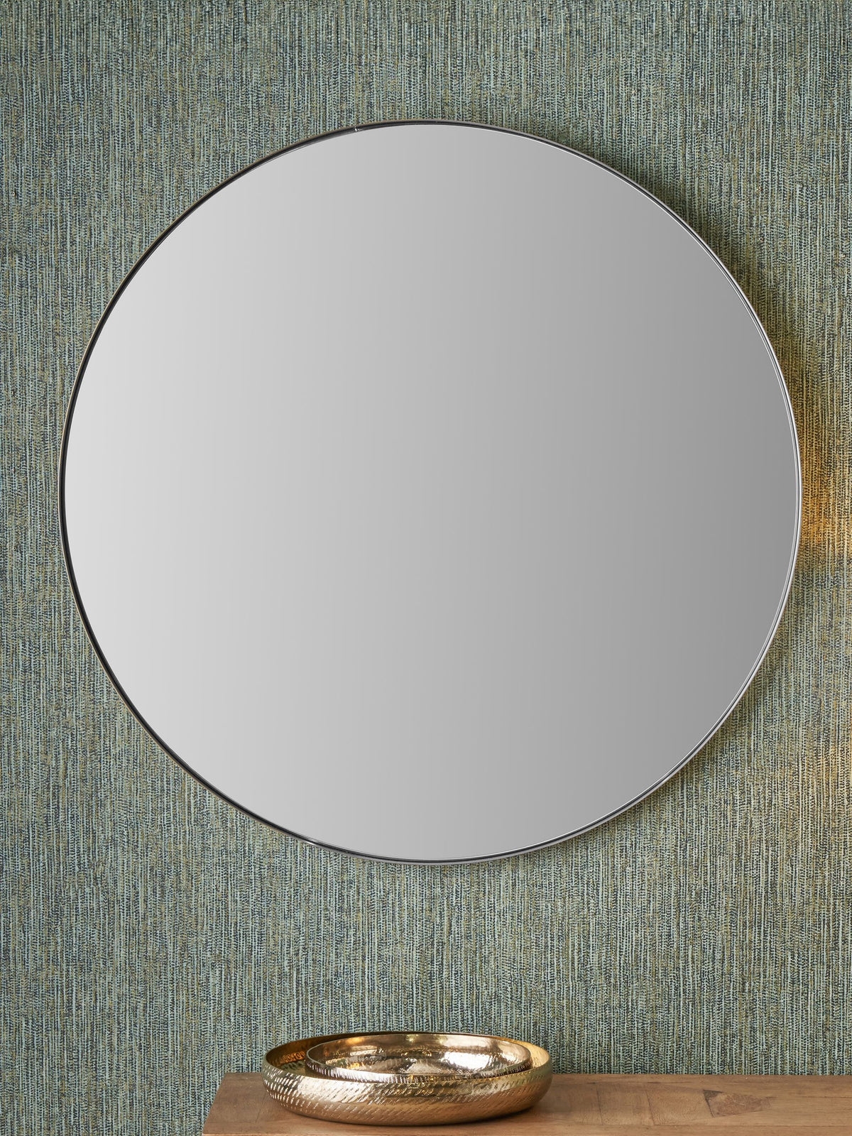 Grand miroir mural rond à cadre fin argenté brossé, importé du Royaume-Uni