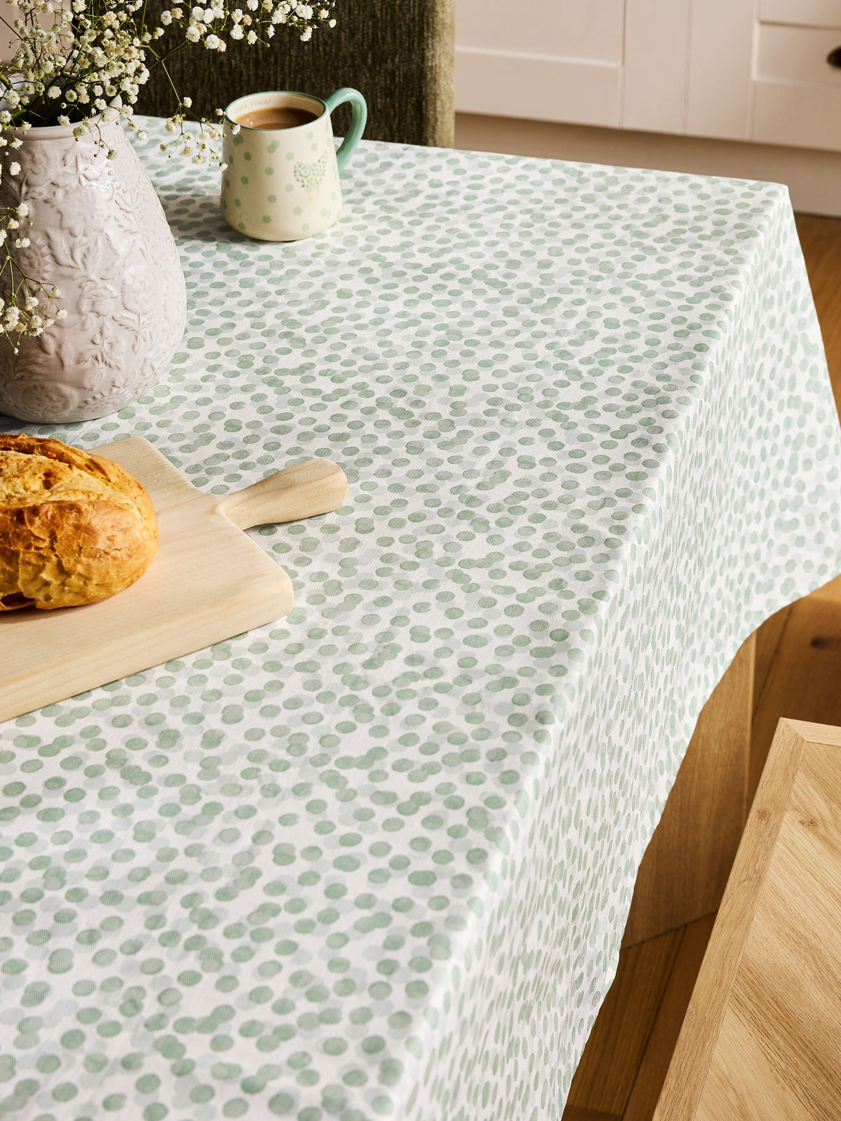 Grey spot wipe clean tablecloth, UK version